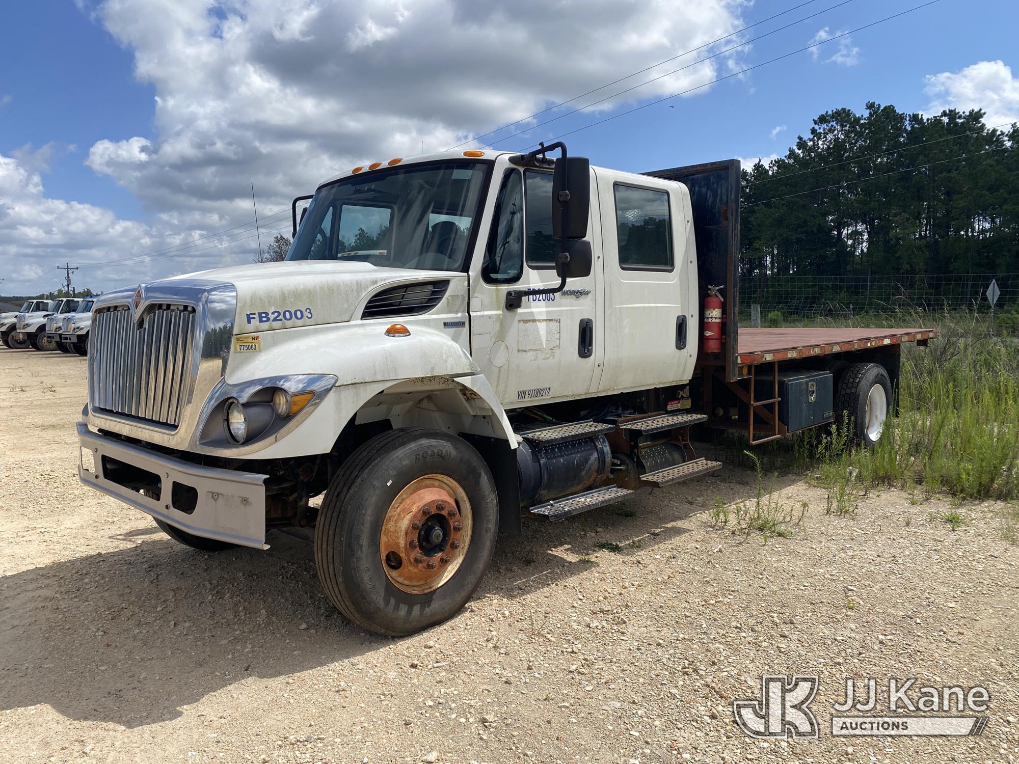 Photo of a 2009 International 7400