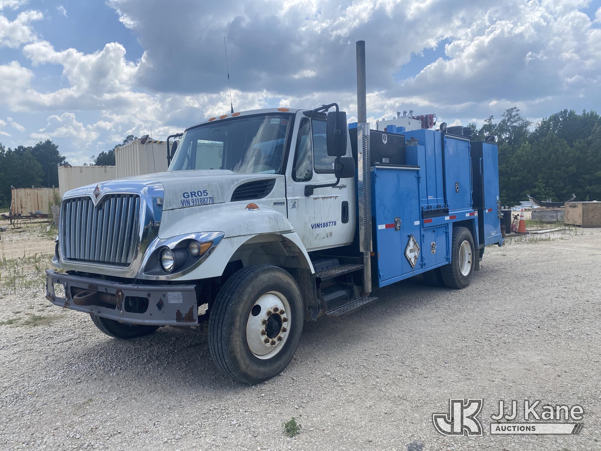 Photo of a 2009 International 7400