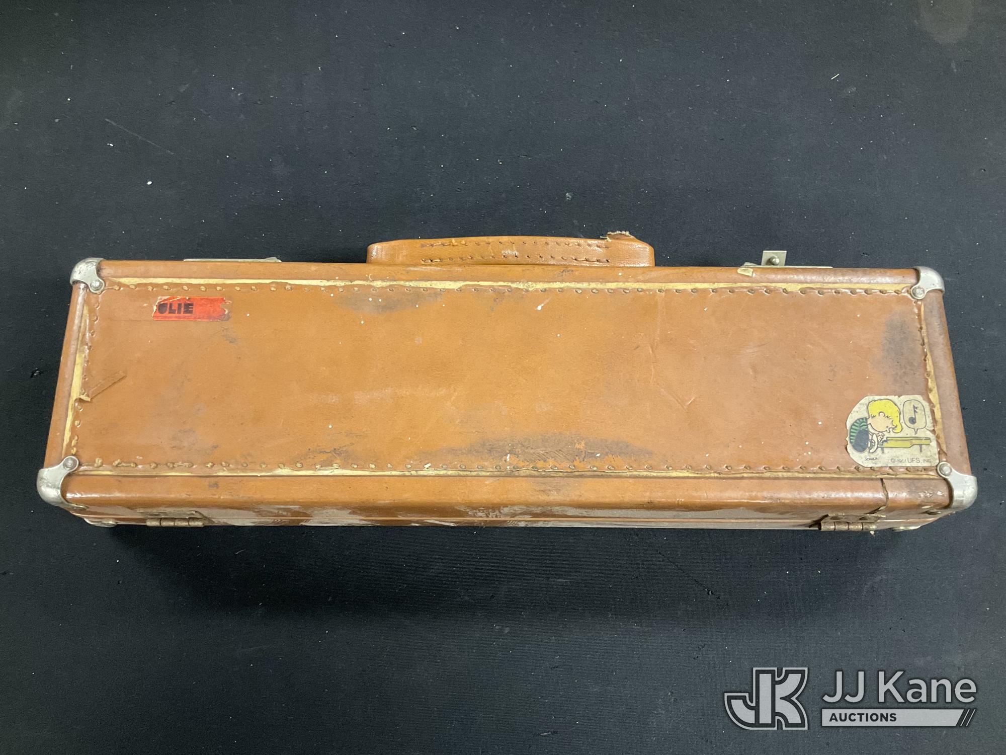 Flute (Used) NOTE: This unit is being sold AS IS/WHERE IS via Timed Auction and is located in Jurupa Valley