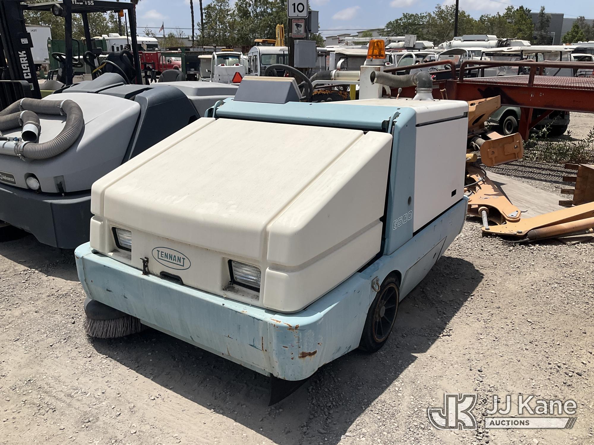Tennant 6500 Sweeper