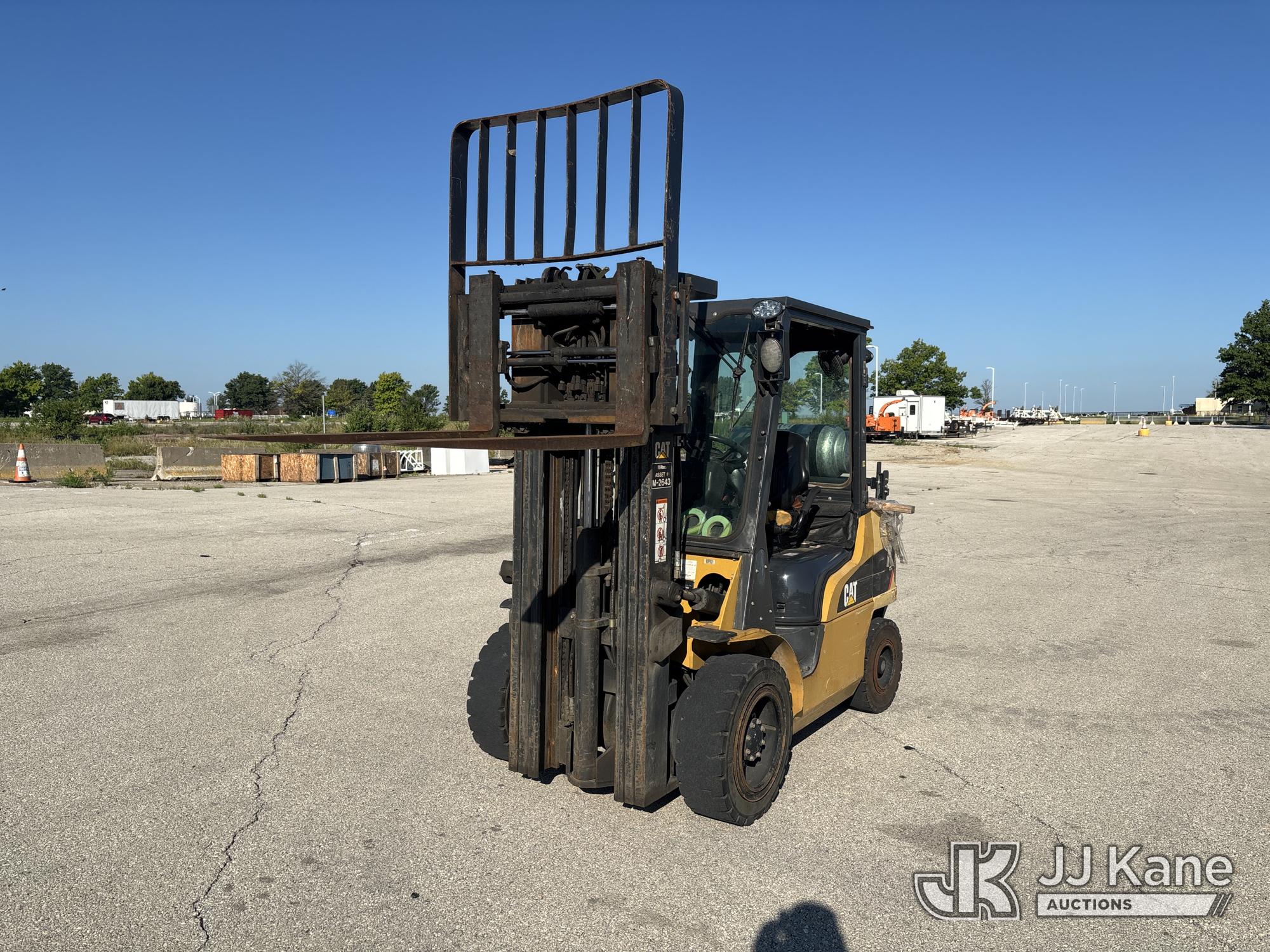 Photo of a 2020 Caterpillar GP30N