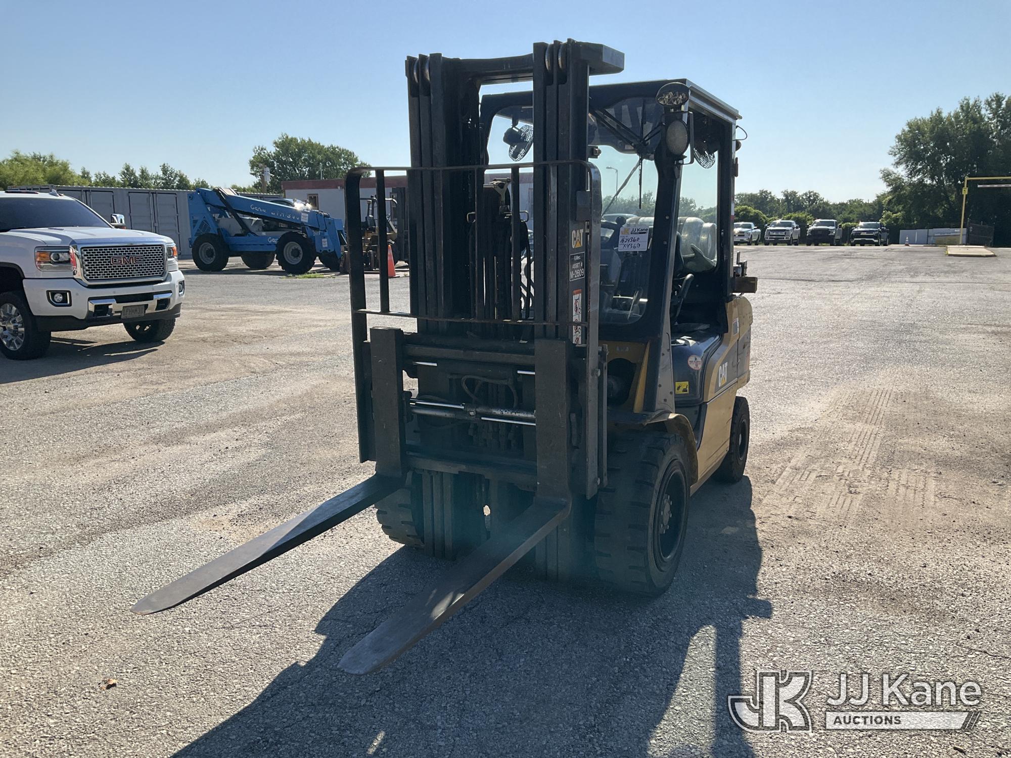 Photo of a 2020 Caterpillar GP30N