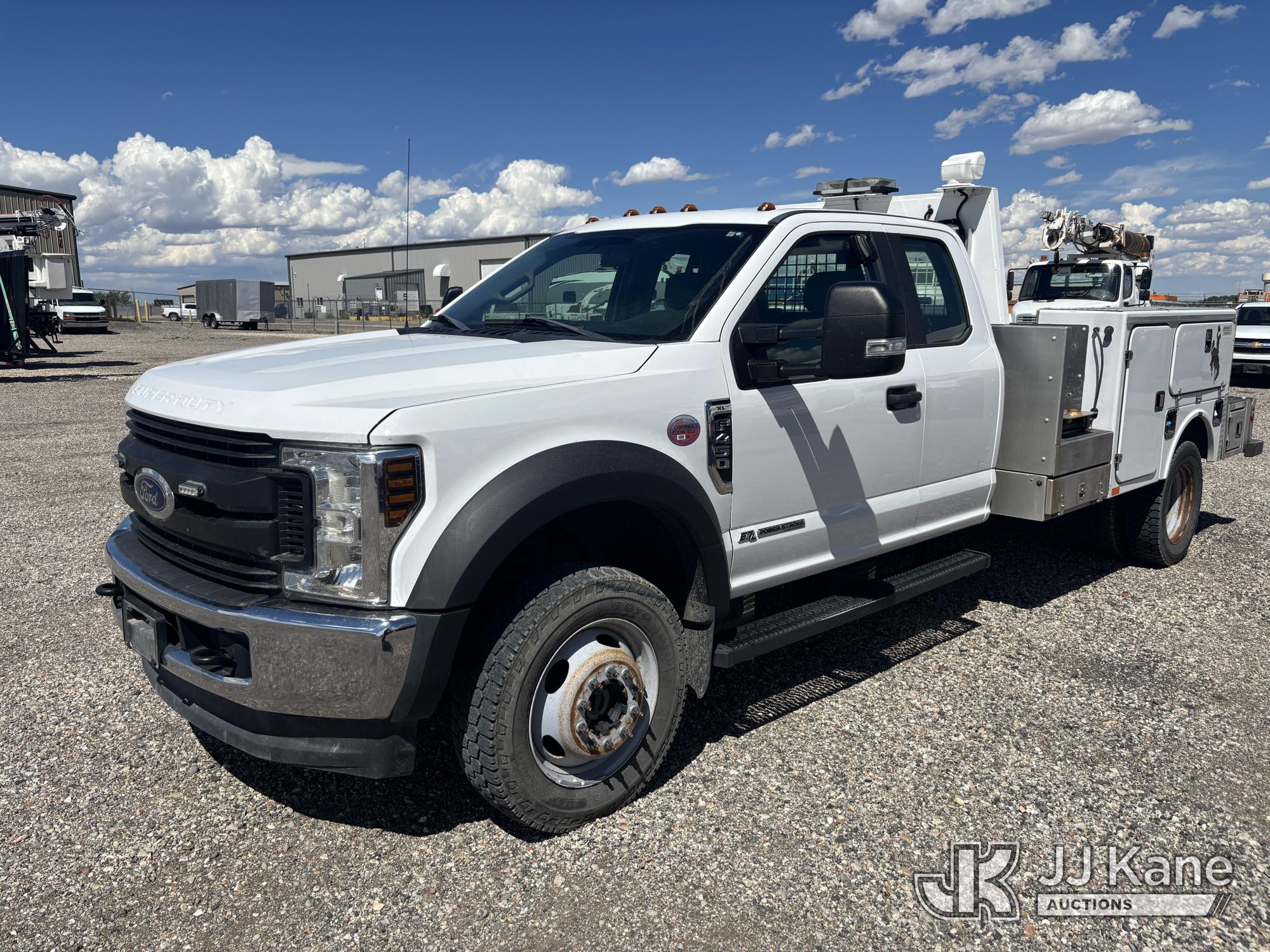 2018 Ford F-450 SD Extended-Cab Service Truck