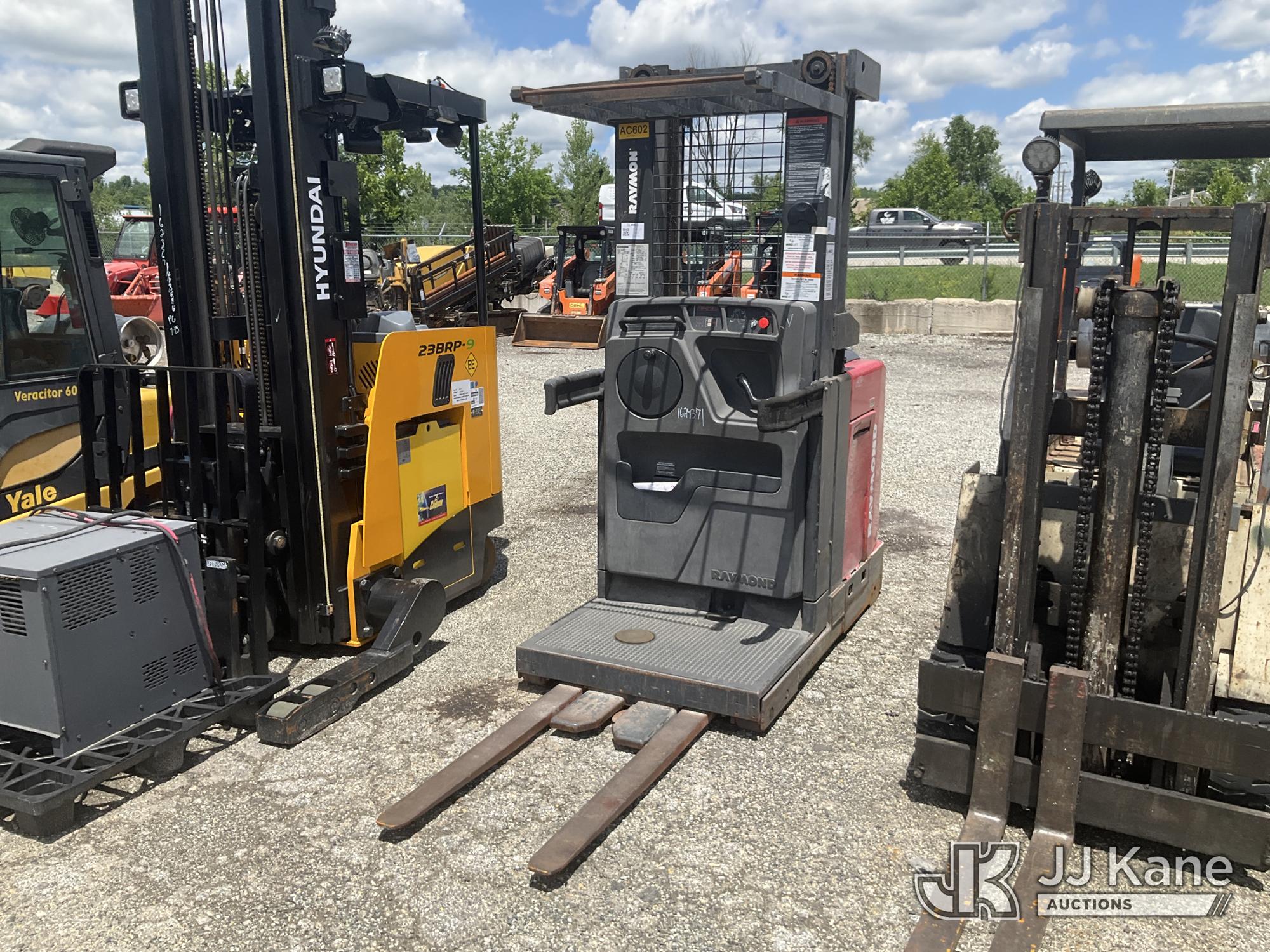 2016 Raymond 540-OPC30TT Stand-Up Forklift Order Picker
