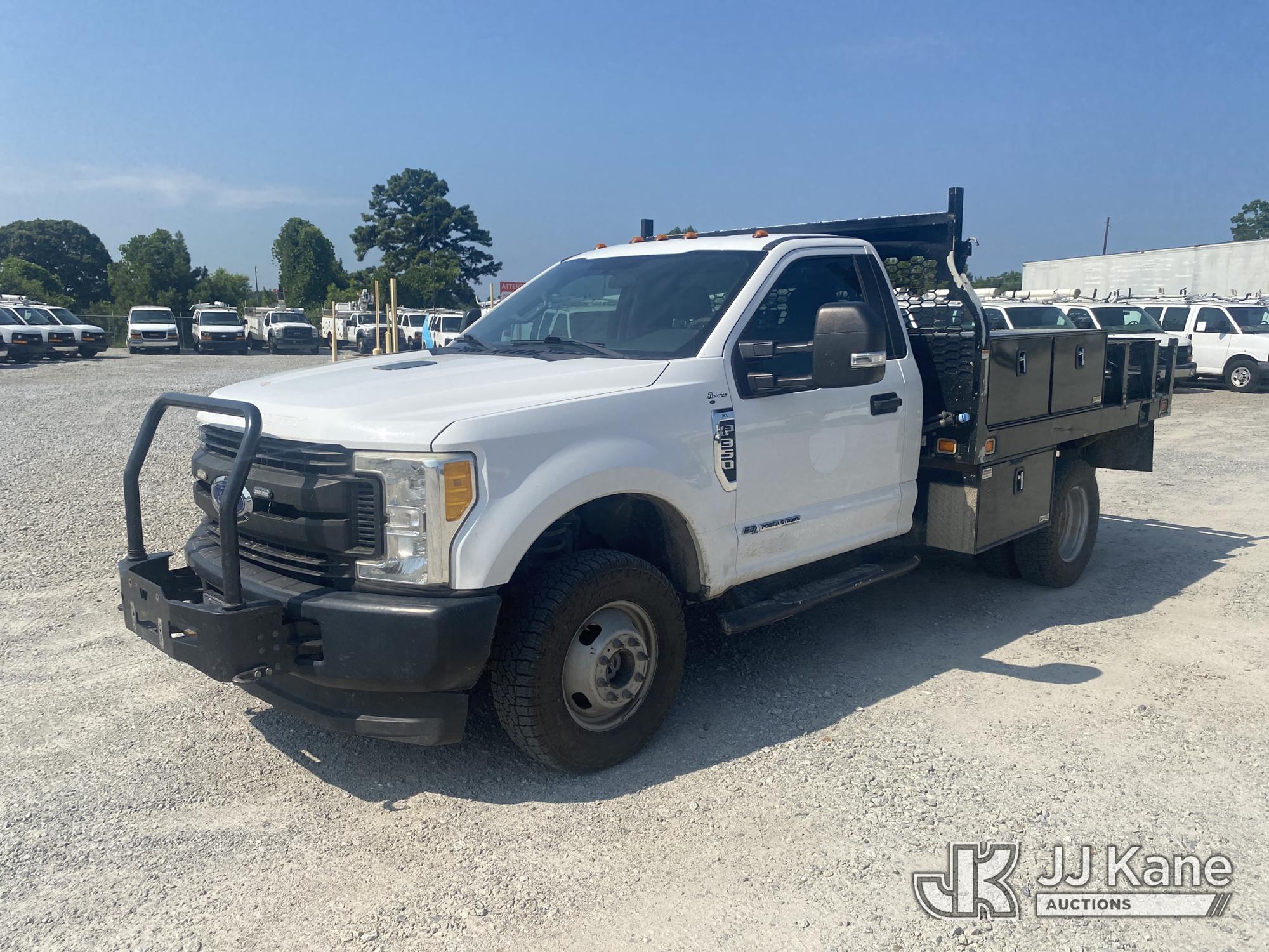 Photo of a 2017 Ford F-350 SD