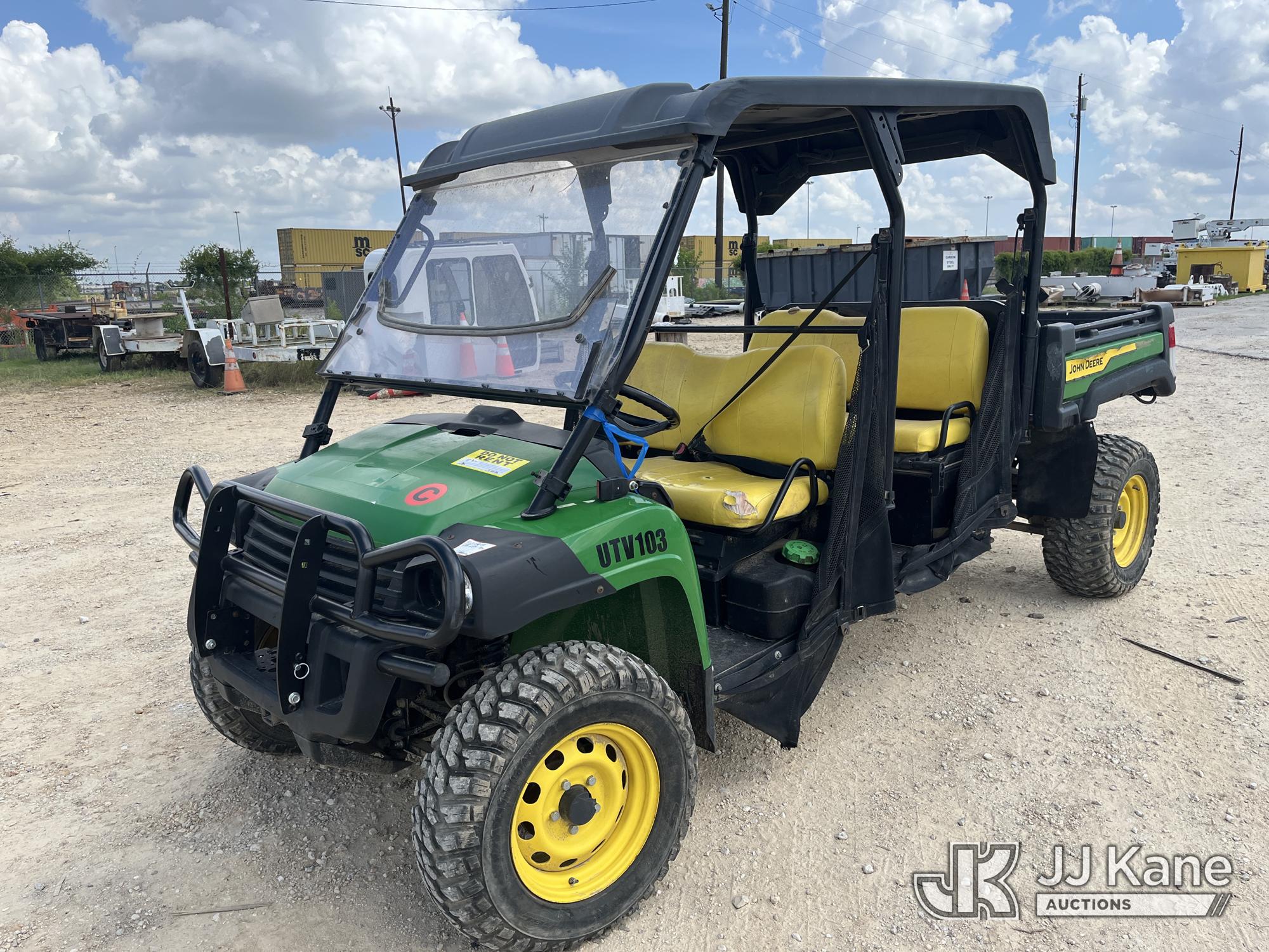 Photo of a 2022 John Deere XUV855MS4