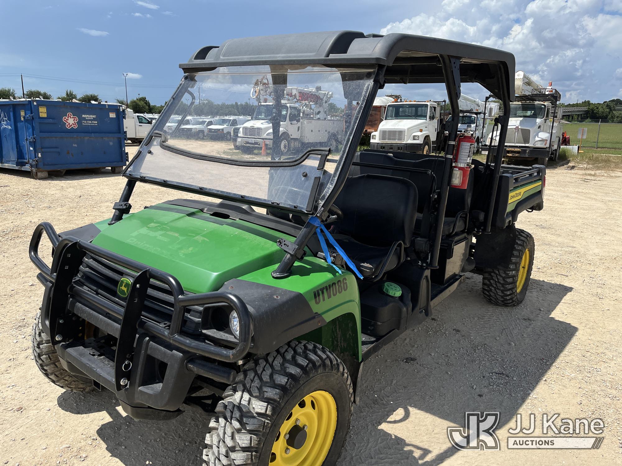 Photo of a 2022 John Deere XUV855MS4