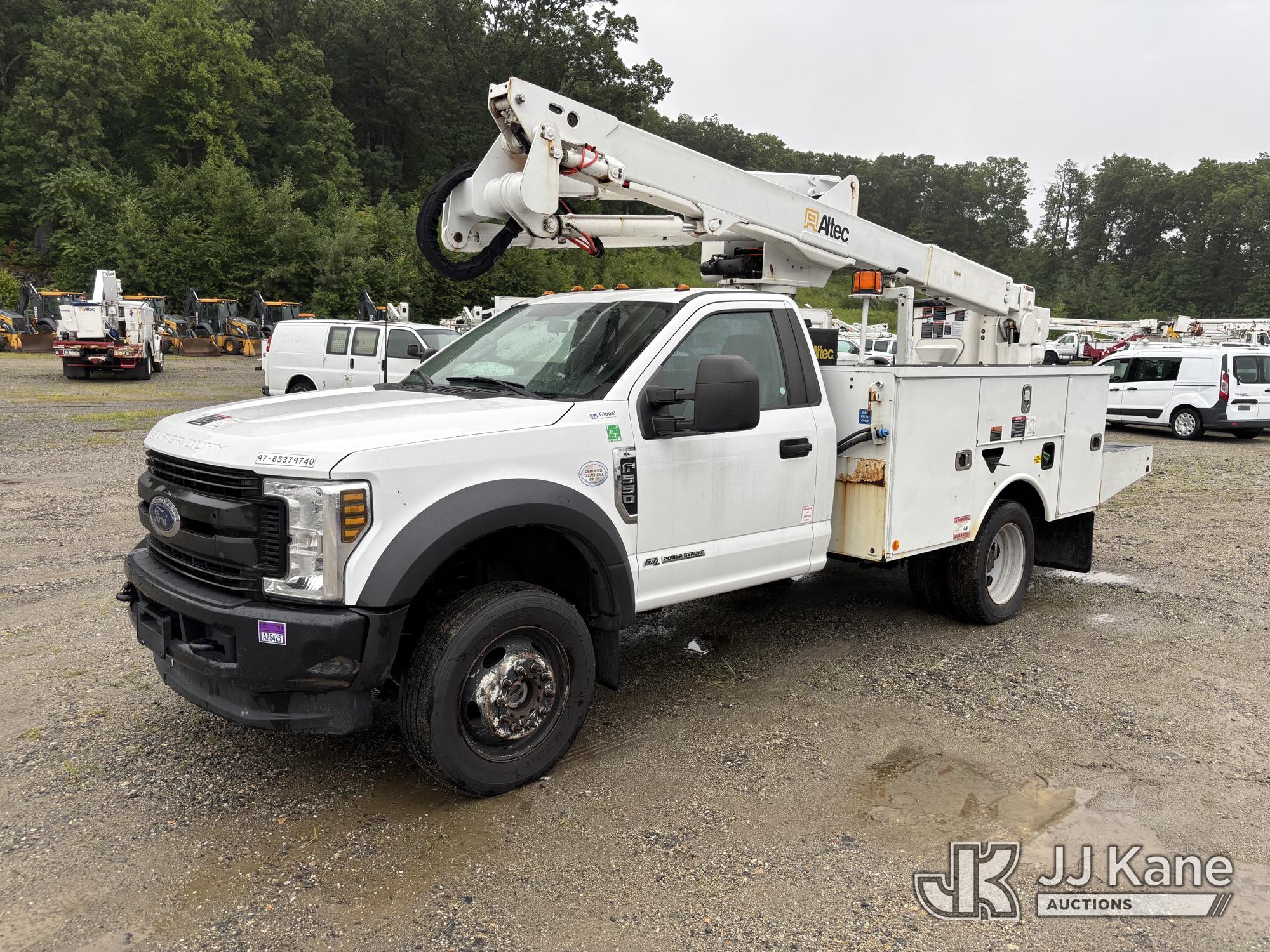 Altec AT40G, Articulating & Telescopic Bucket Truck mounted behind cab on 2019 Ford F-550 Service Truck