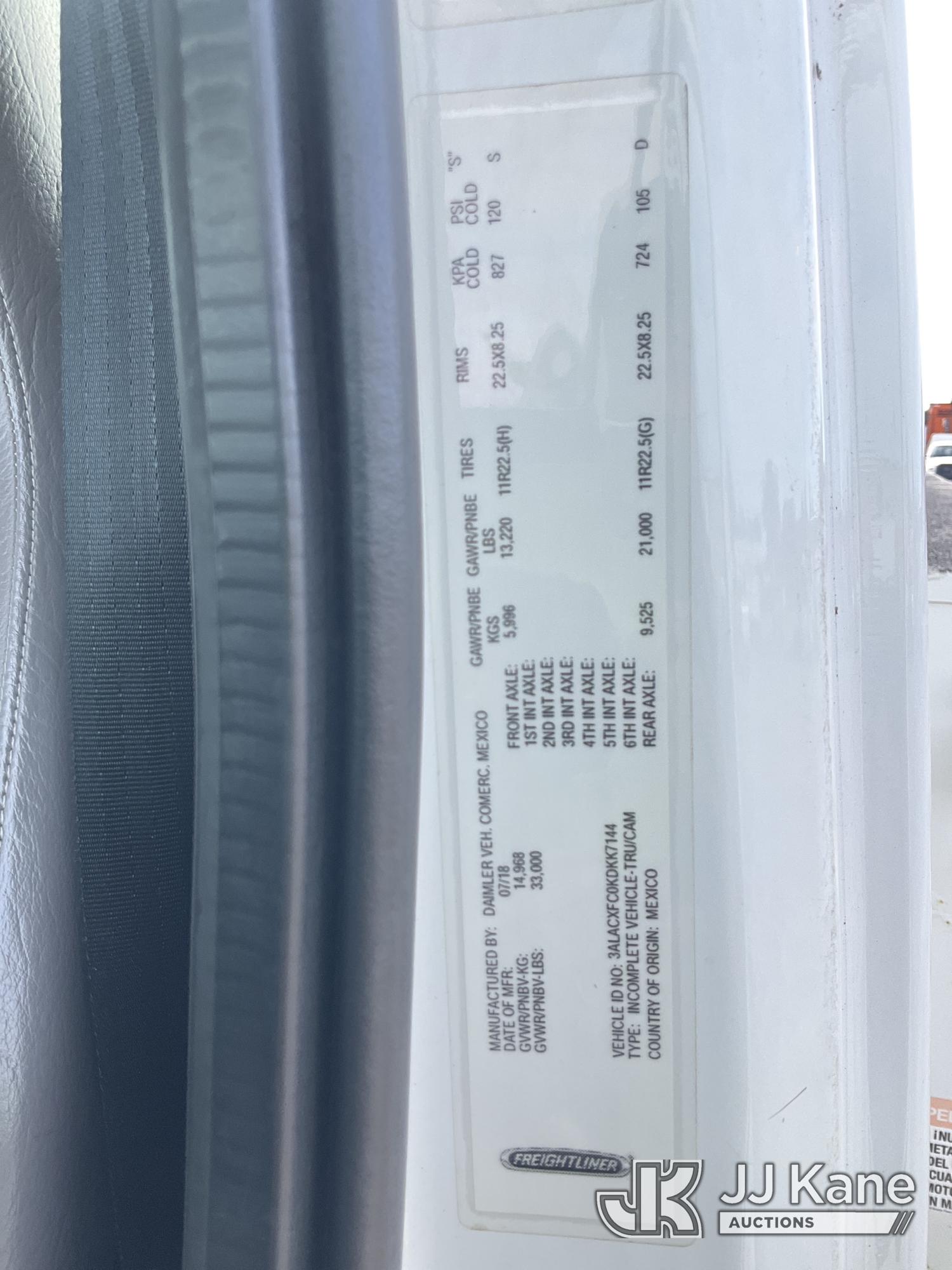 2019 Freightliner M2 106