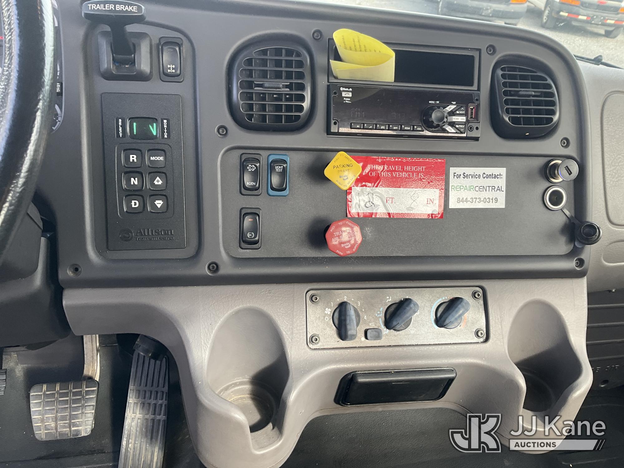 2019 Freightliner M2 106