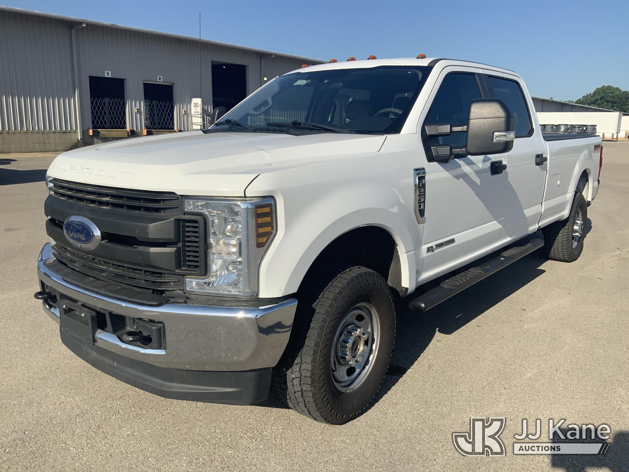 2019 Ford F-250 SD Crew-Cab Pickup Truck