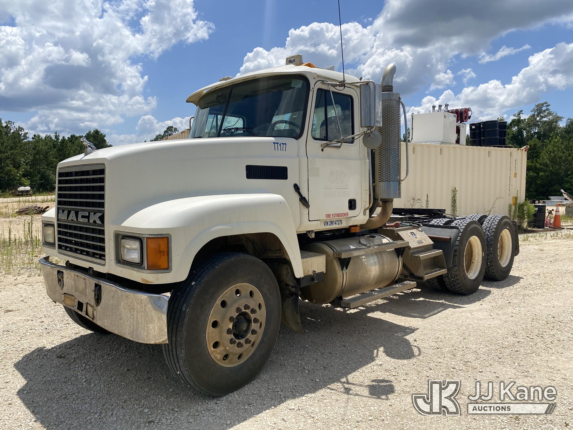Photo of a 2002 Mack CH613