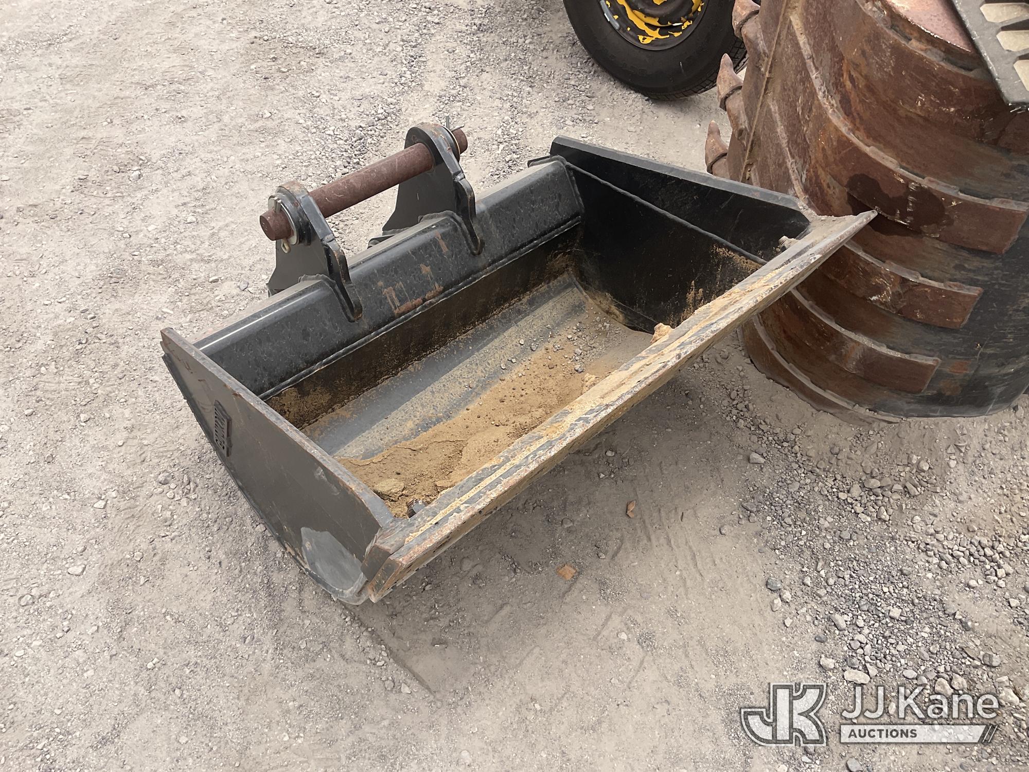 Digging Bucket NOTE: This unit is being sold AS IS/WHERE IS via Timed Auction and is located in Jurupa Valley