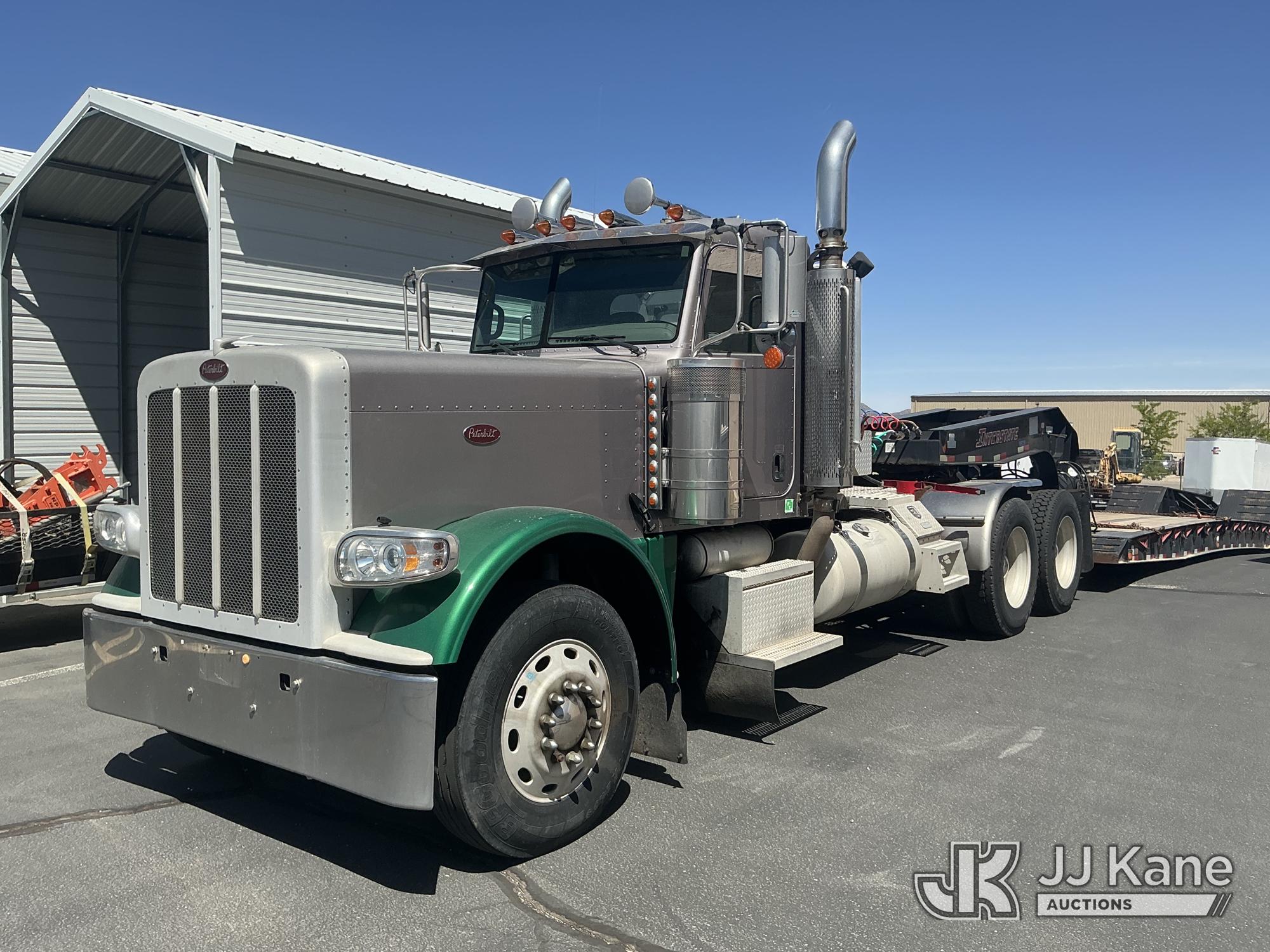 Photo of a 2008 Peterbilt 389