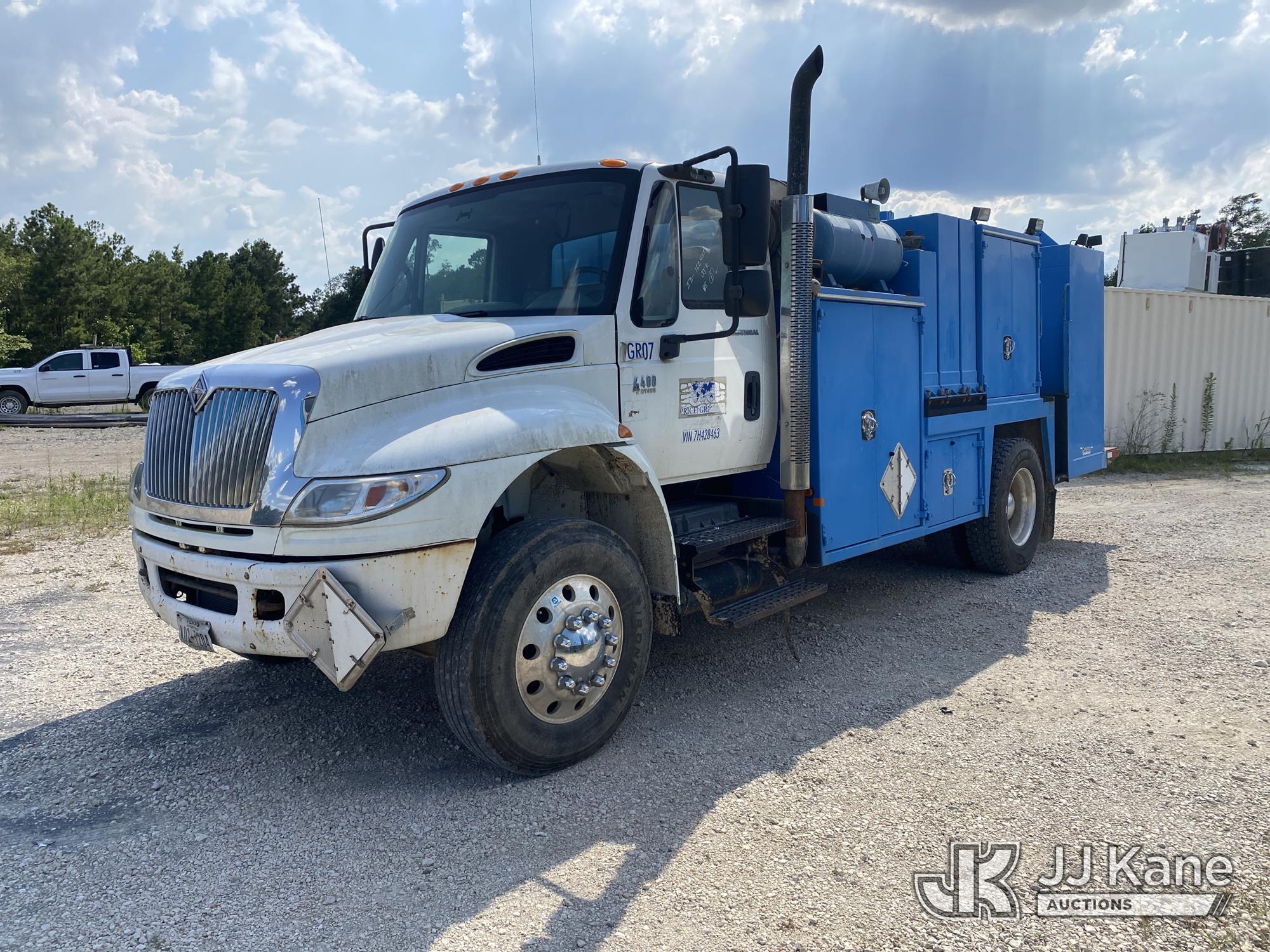 Photo of a 2007 International 4400