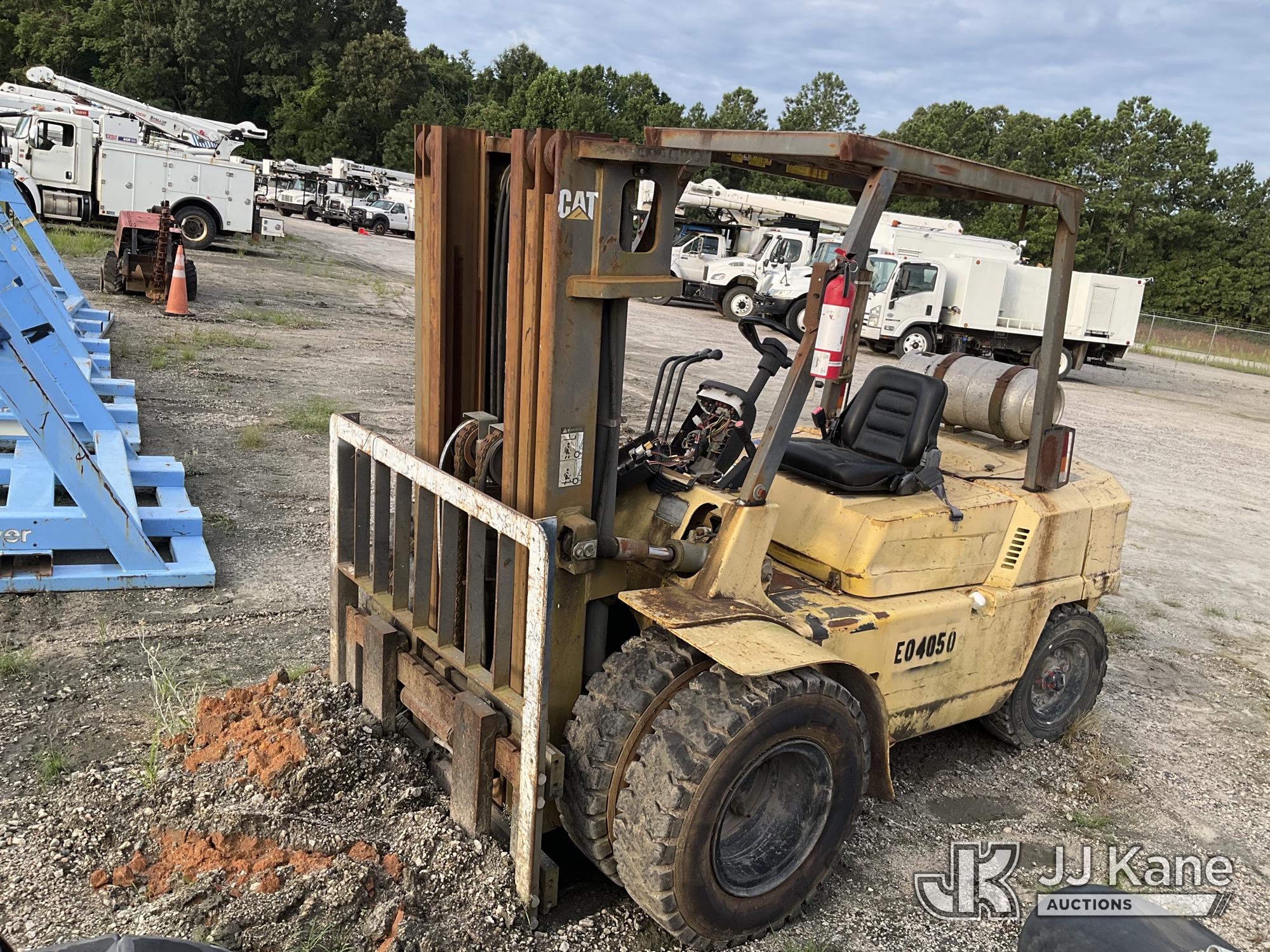 Photo of 2004 Caterpillar GLP40