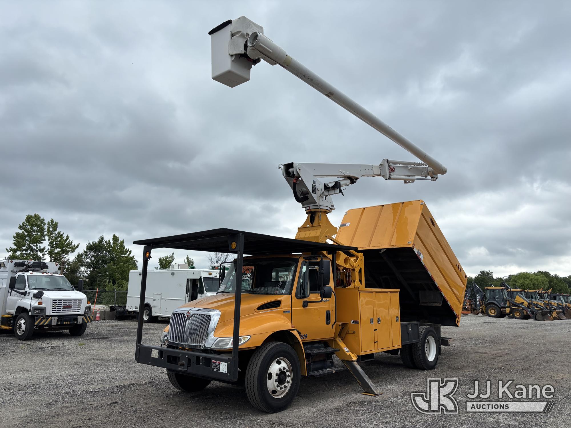 Photo of a 2014 International DuraStar 4300
