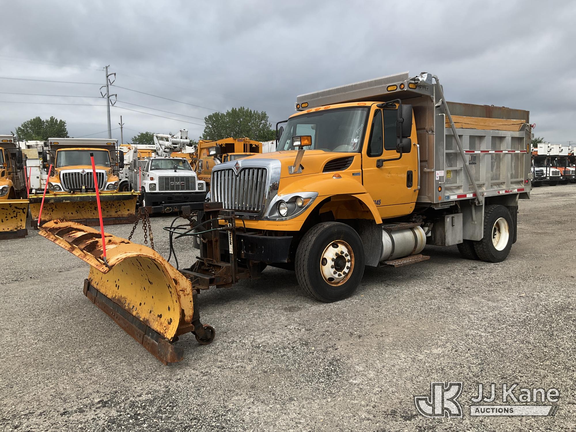 Photo of a 2015 International 7400