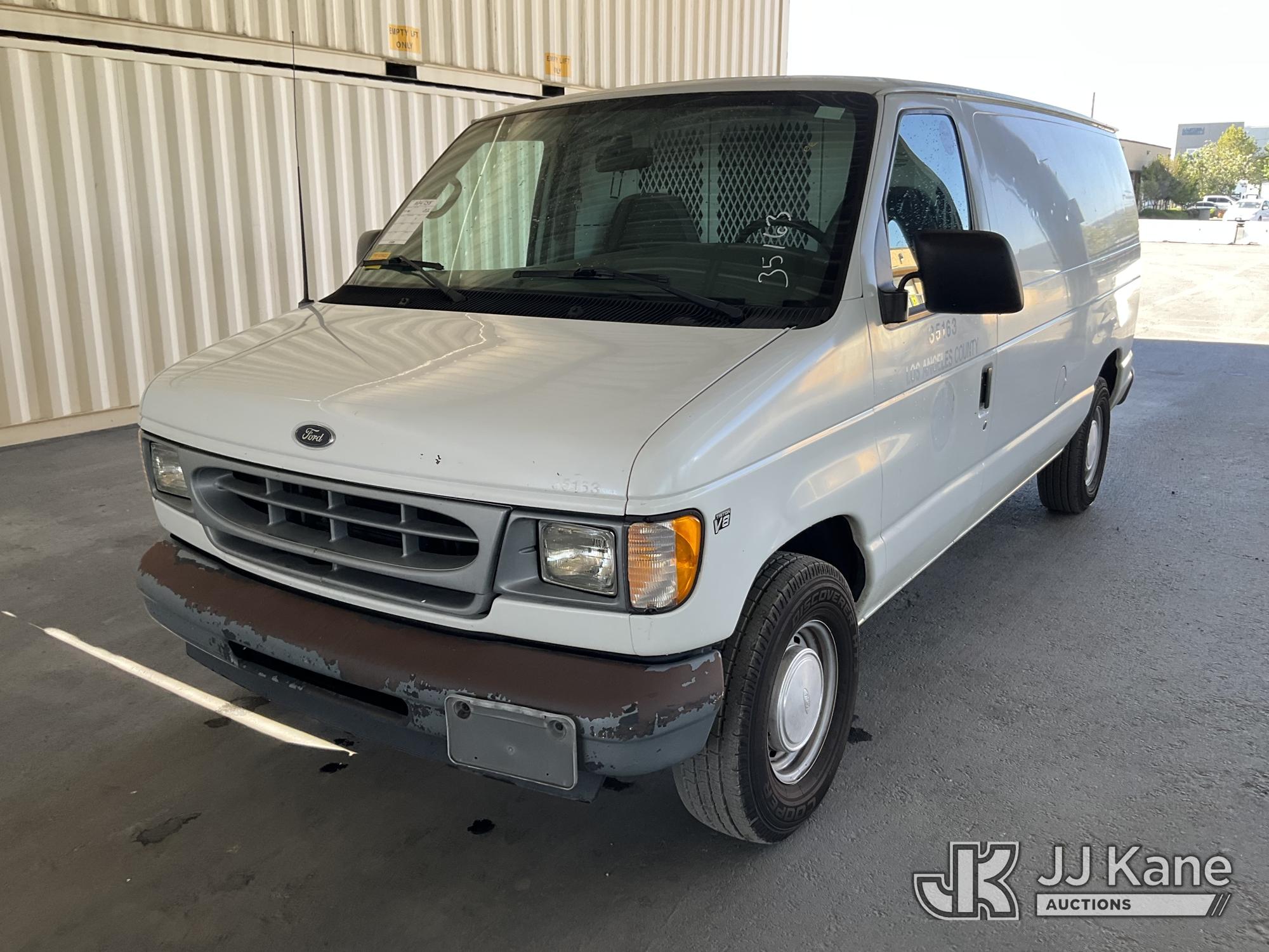 Photo of a 2002 Ford Econoline E-150