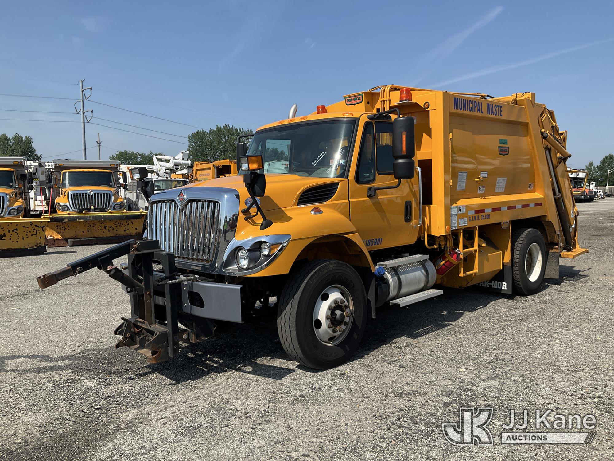 Photo of a 2019 International 7400