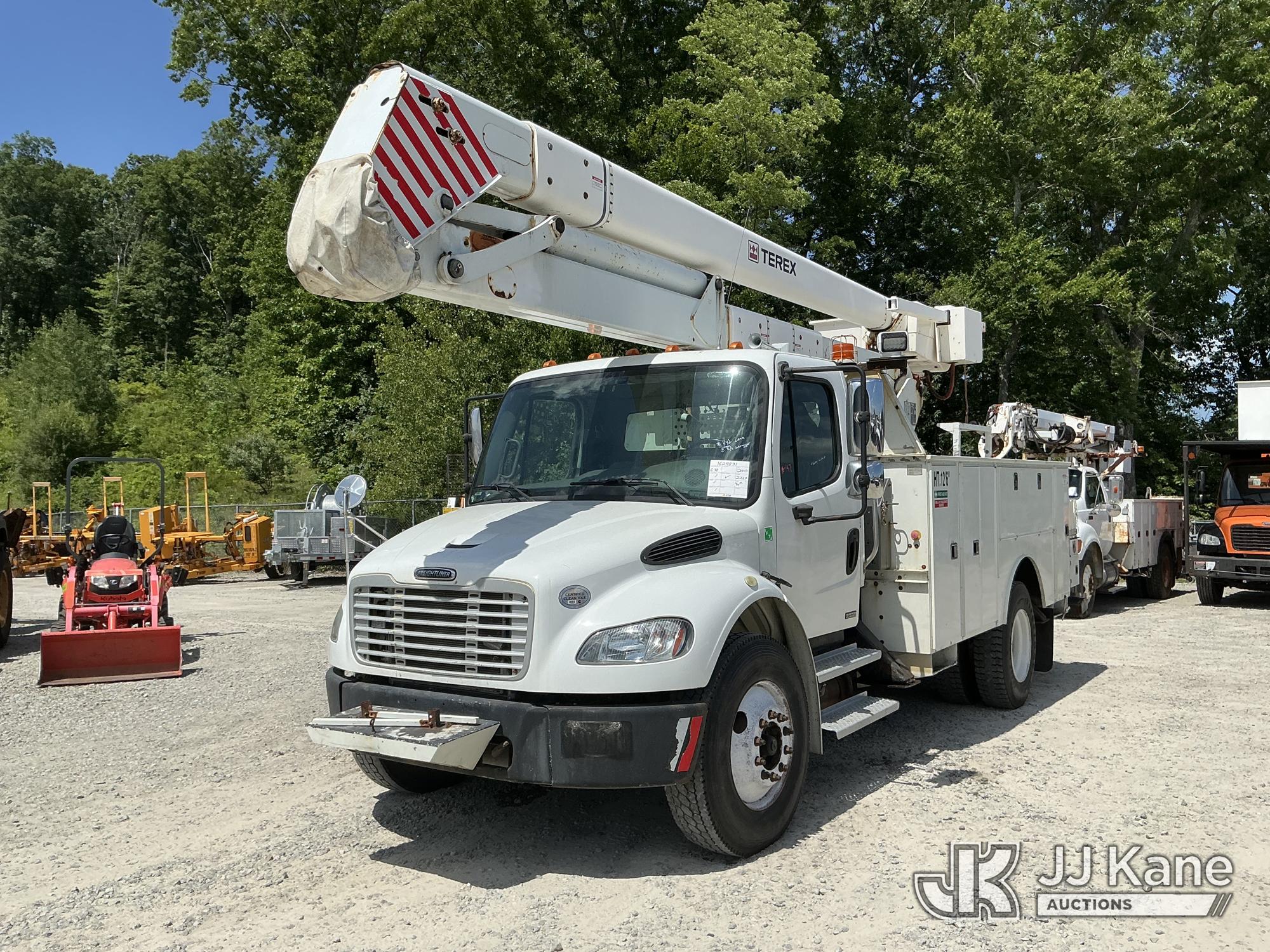 Photo of a 2010 Freightliner M2 106
