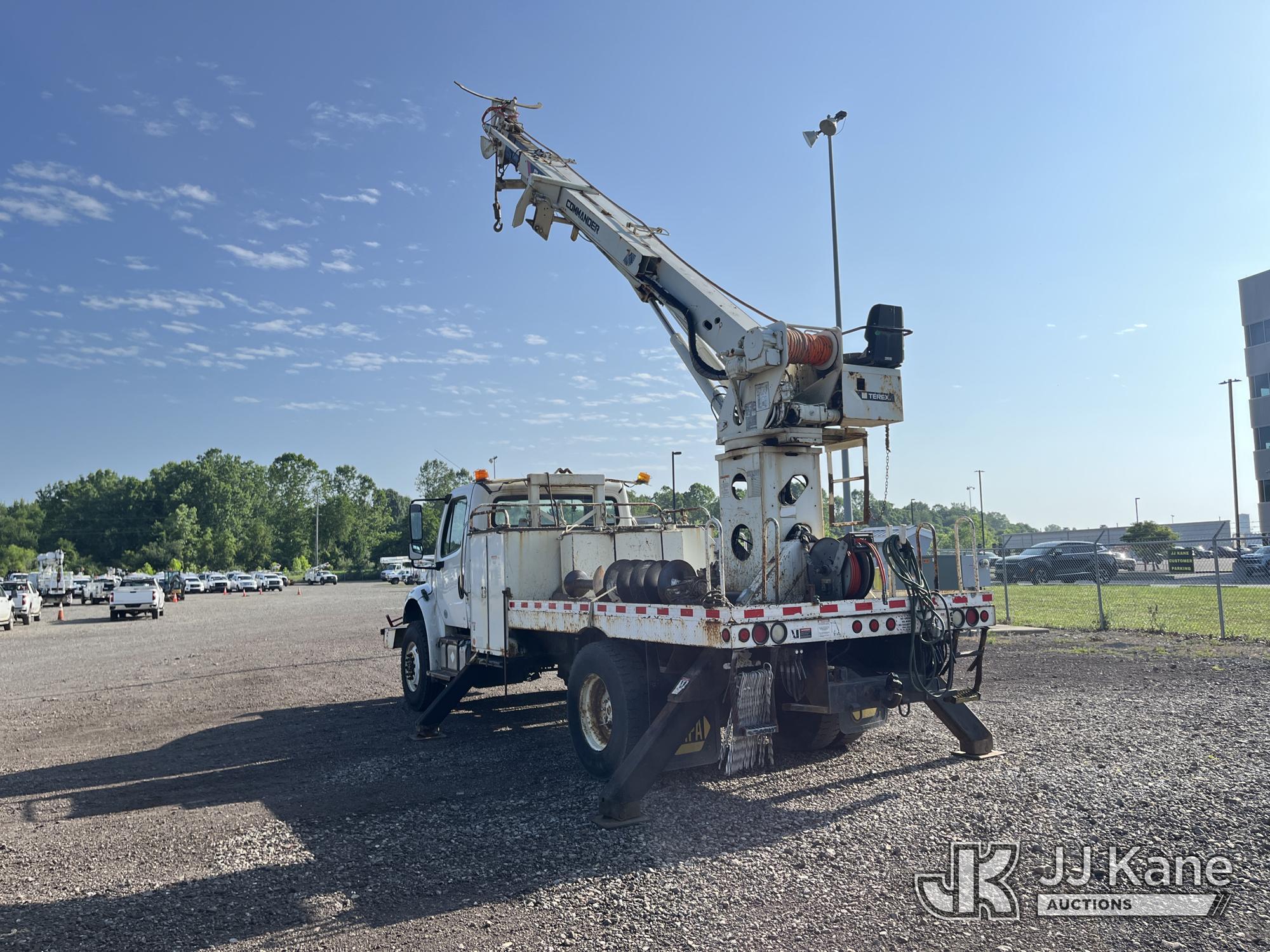 2013 Freightliner M2 106