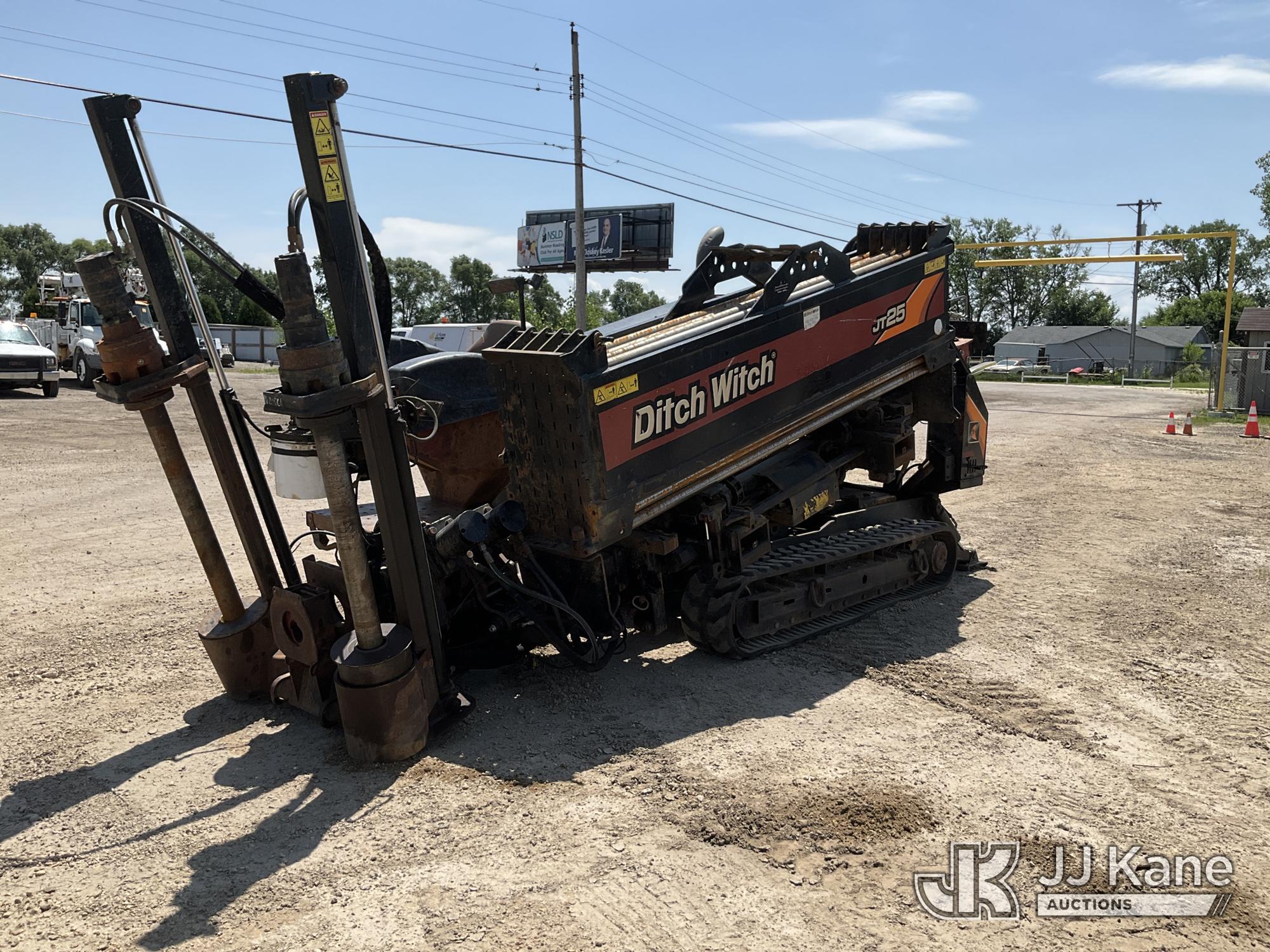 Photo of a 2015 Ditch Witch JT25