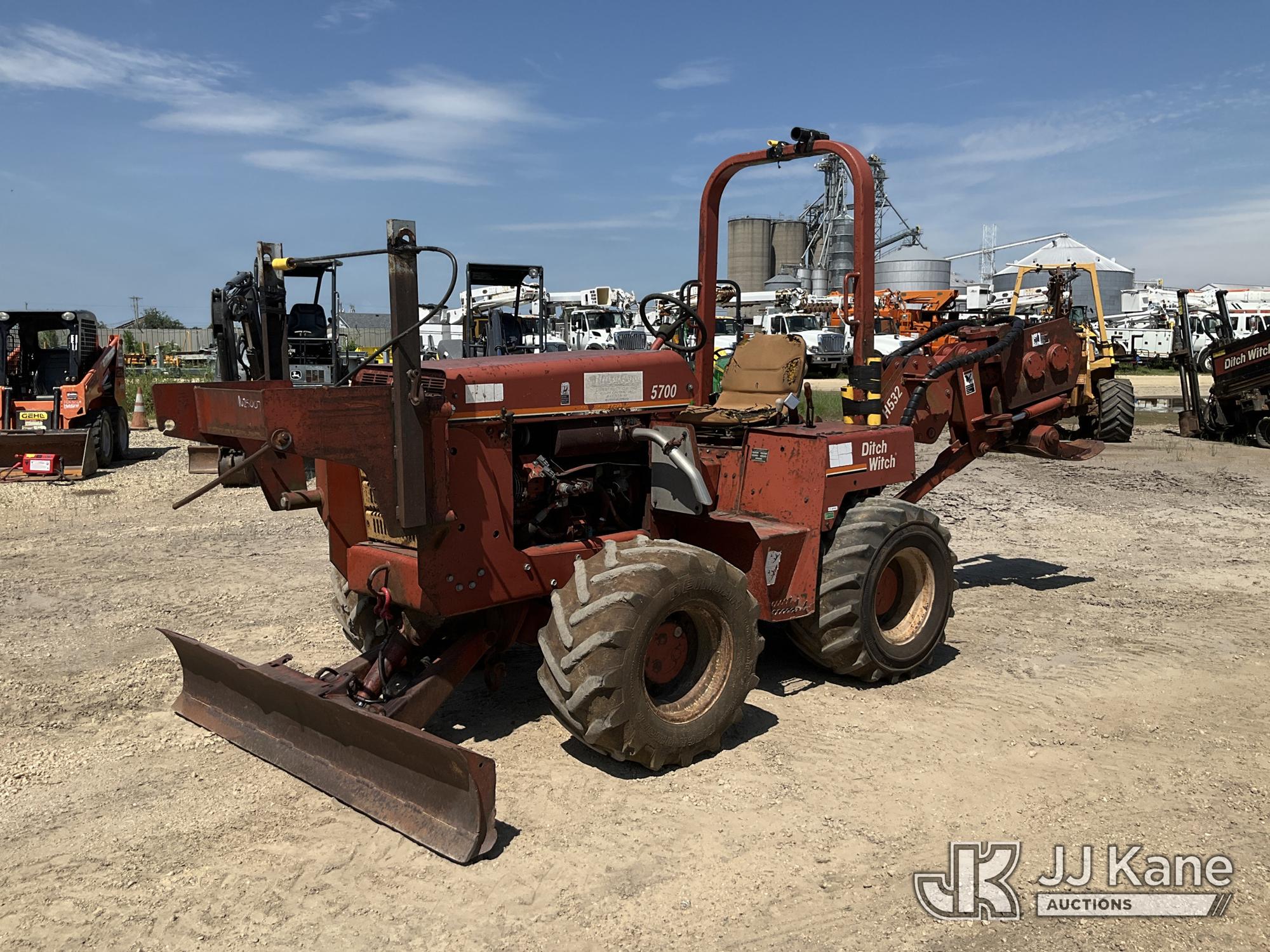 Photo of a 2003 Ditch Witch 5700DD