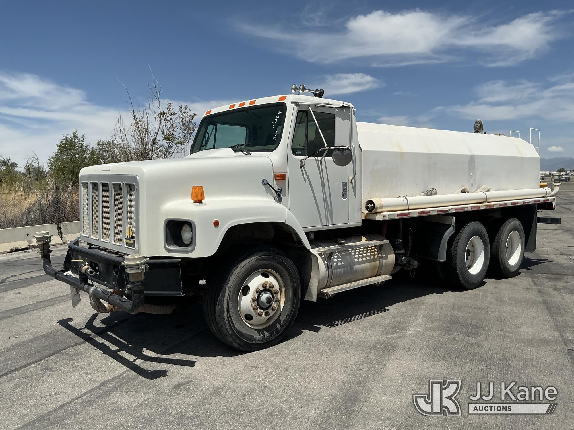 1999 International 2674
