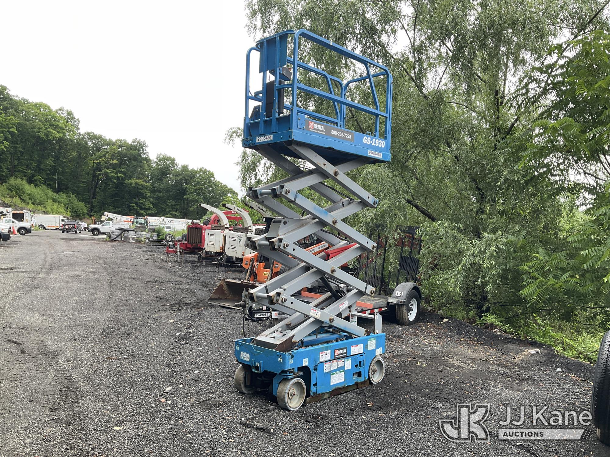 2020 Genie GS-1930 Self-Propelled Scissor Lift, Sold with Support Trailer 1625068