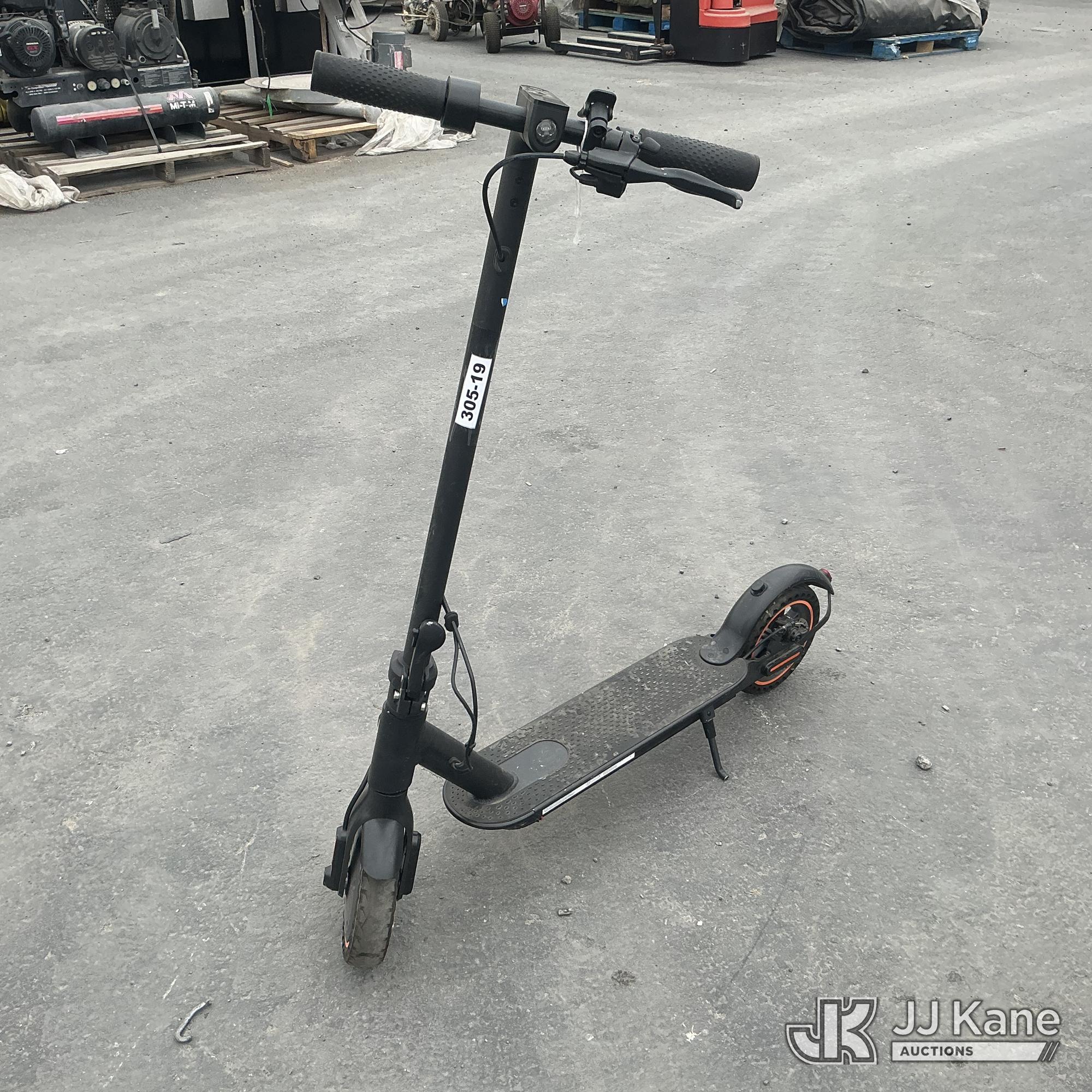 Black e-scooter No Keys