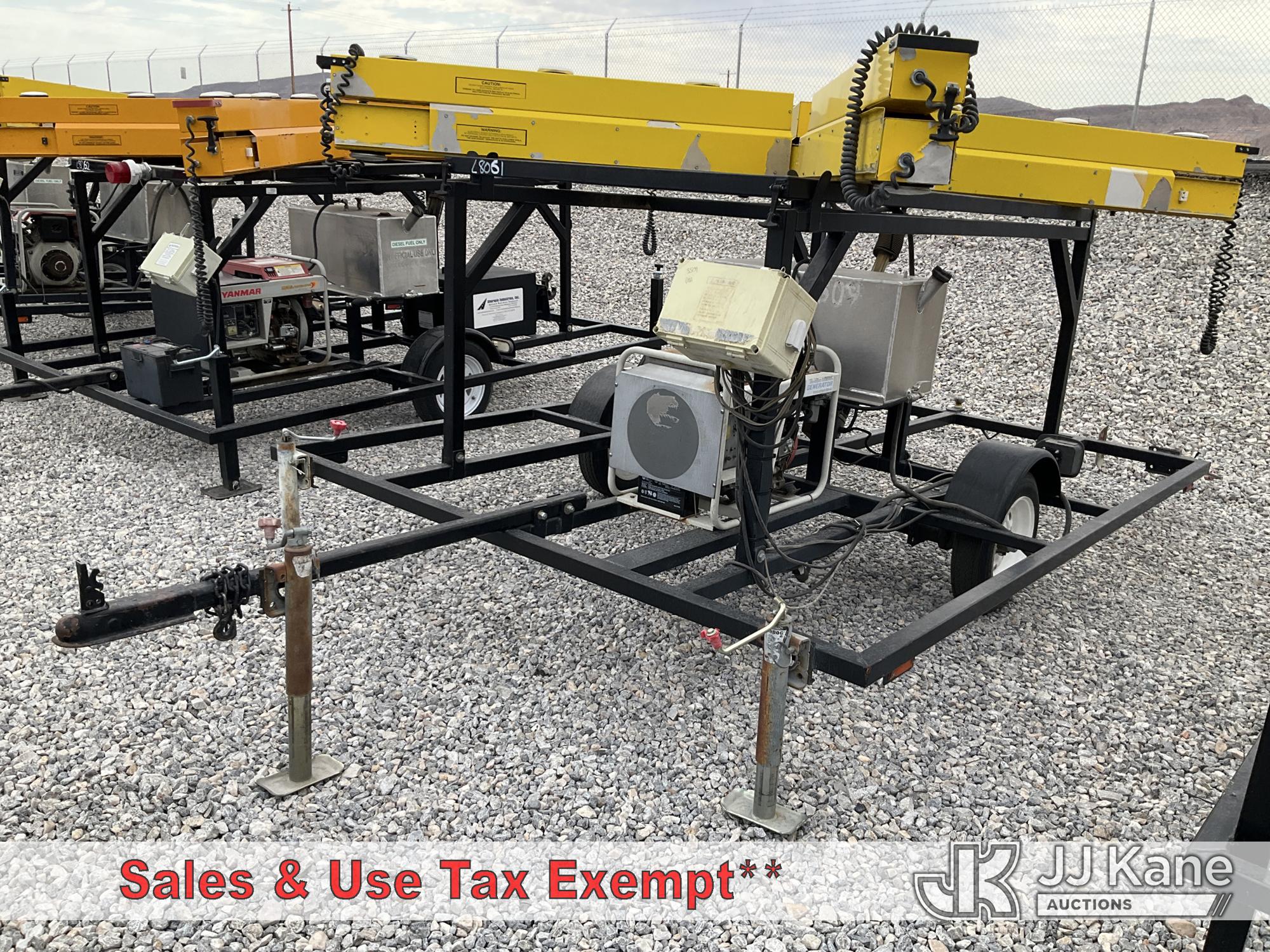 2005 BATT Lighted X Runway Closed Trailer