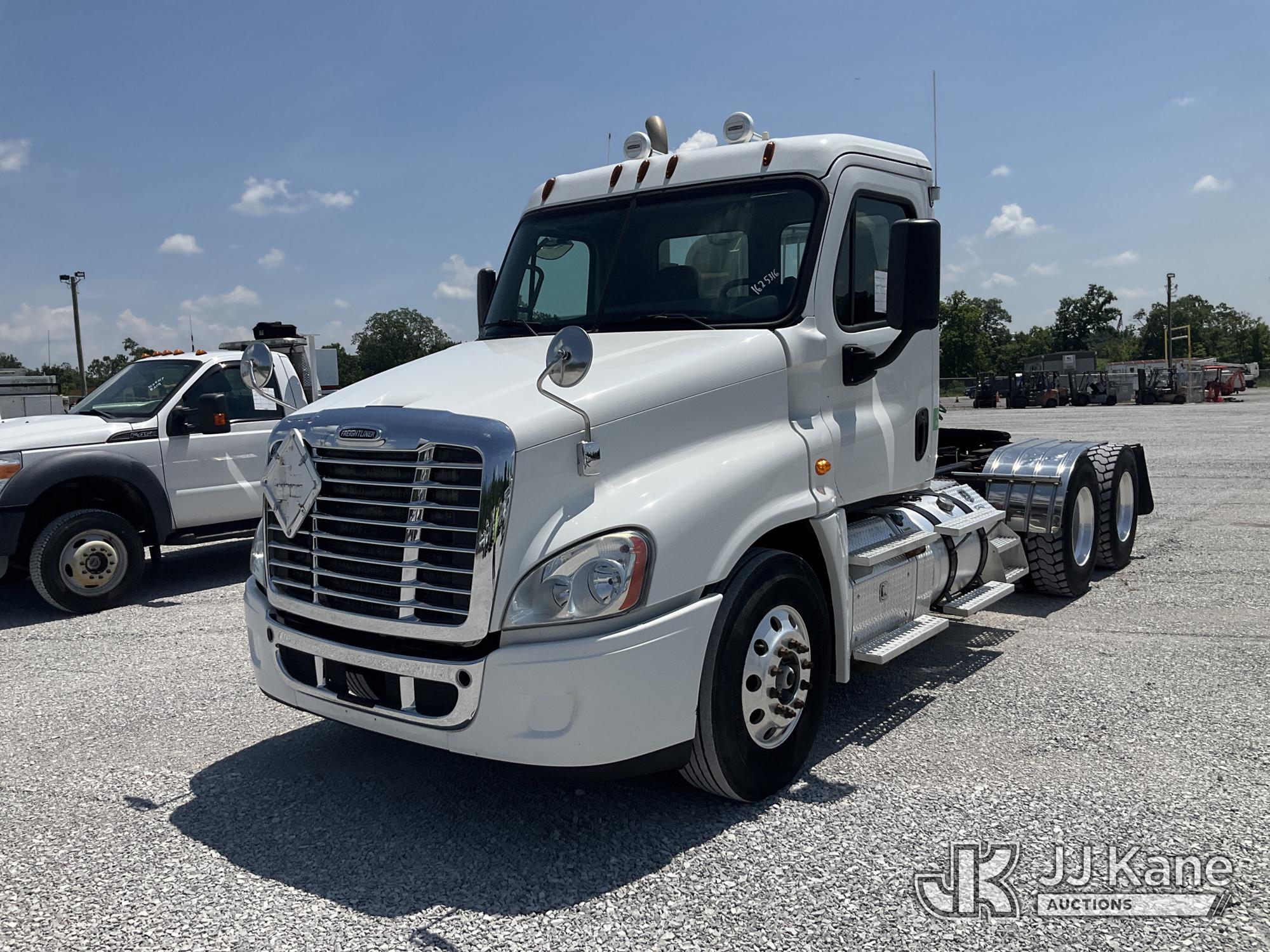 Photo of a 2015 Freightliner Cascadia 125