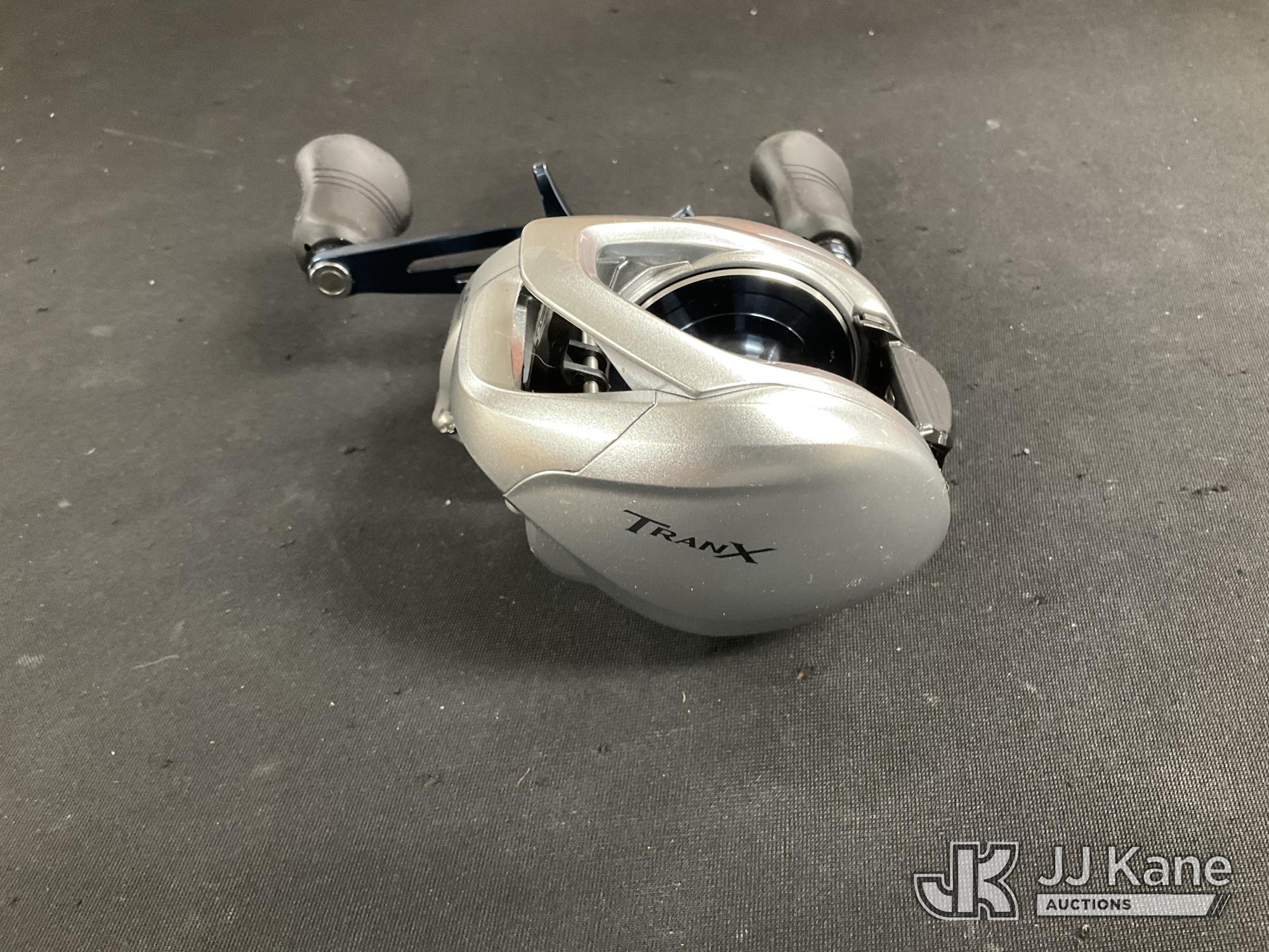 Shimano Tranx 300/400 Fishing Reel (Used) NOTE: This unit is being sold AS IS/WHERE IS via Timed Auction and is located in Jurupa Valley