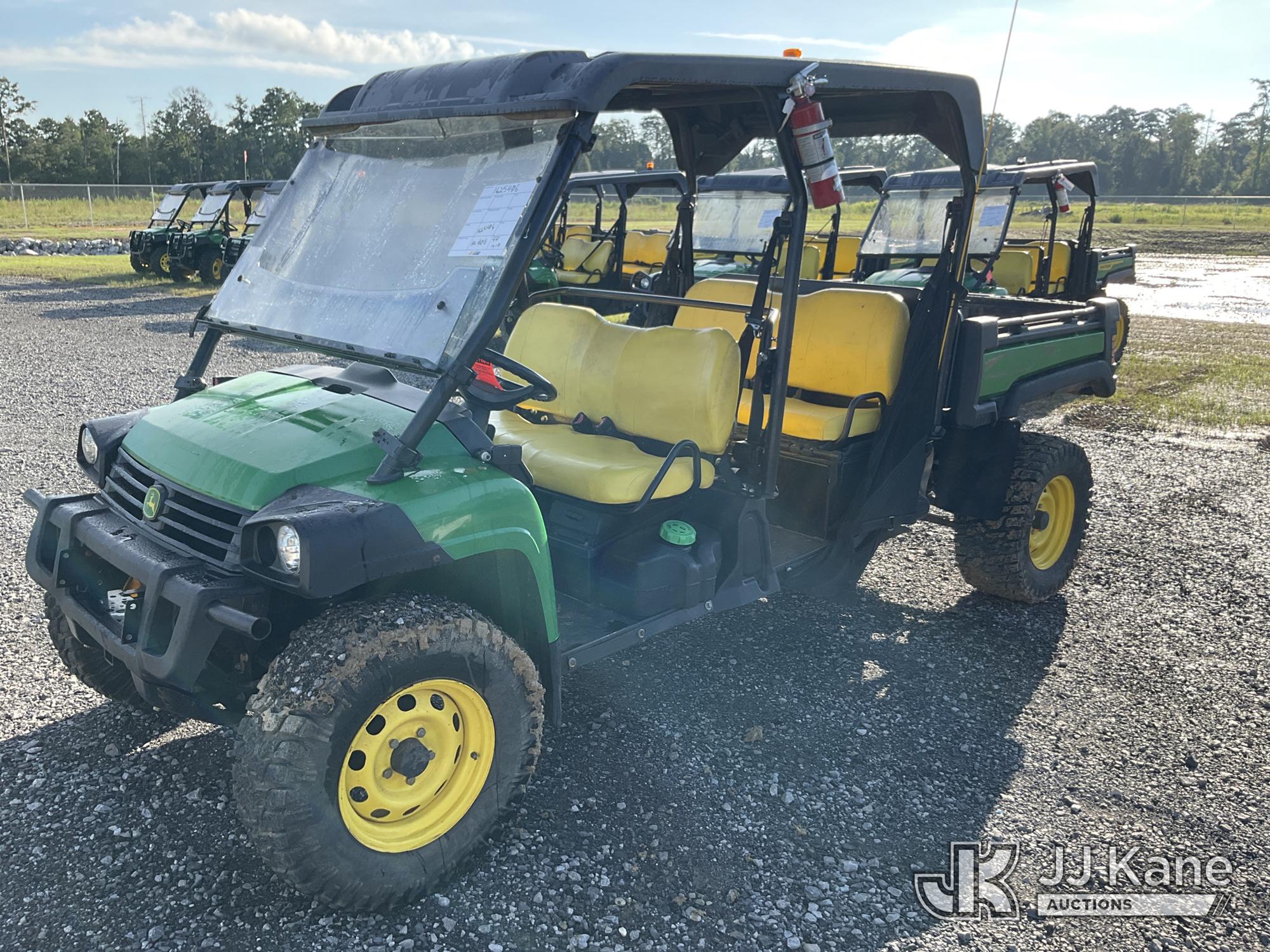 Photo of a 2022 John Deere XUV855MS4