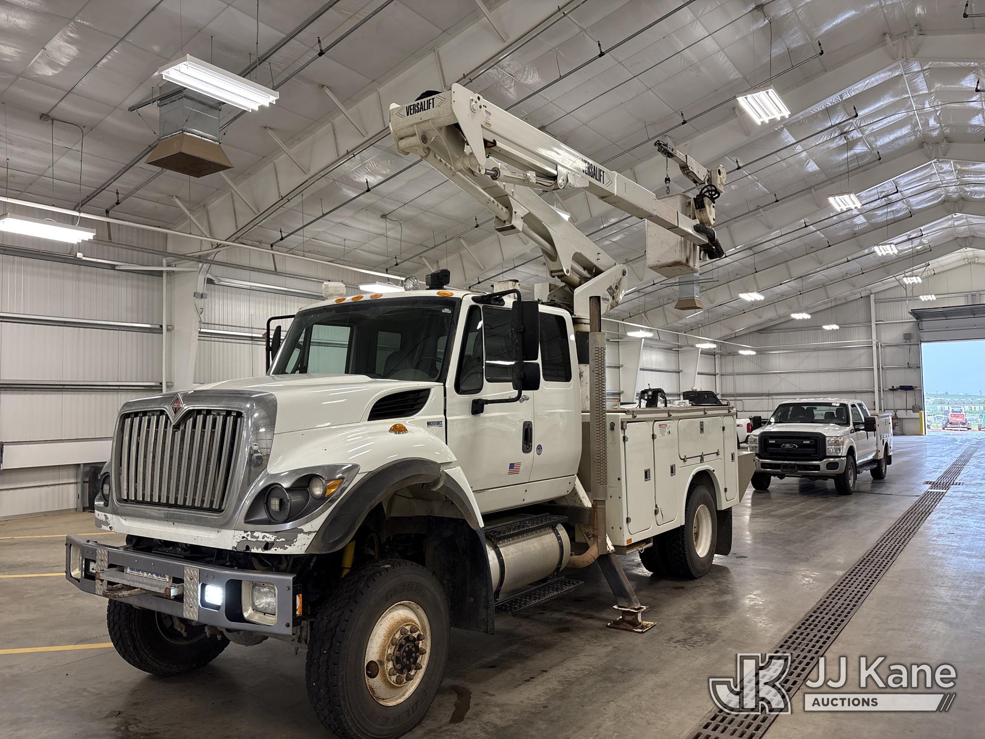Photo of a 2013 International 7400