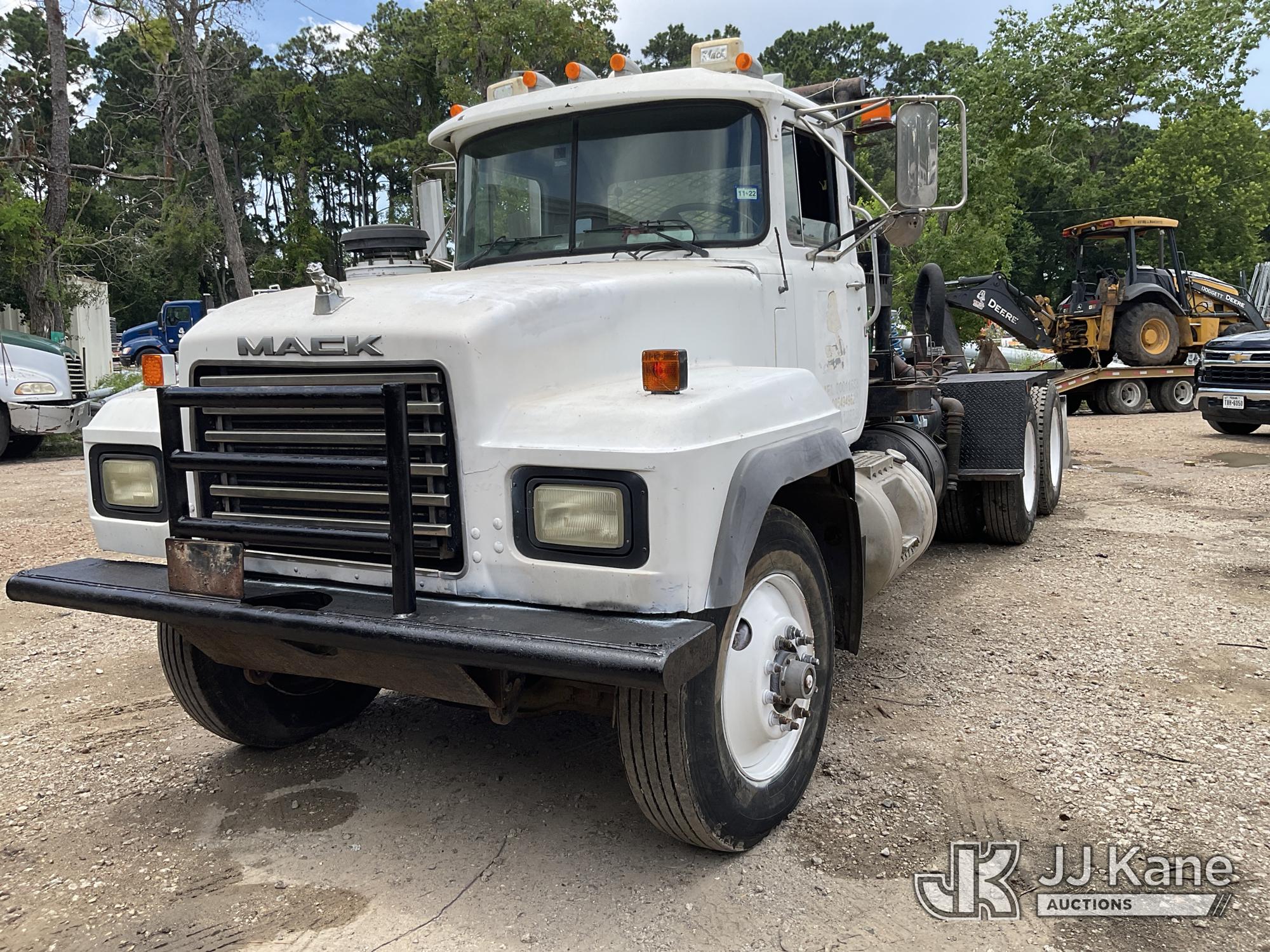 2002 Mack RD688S