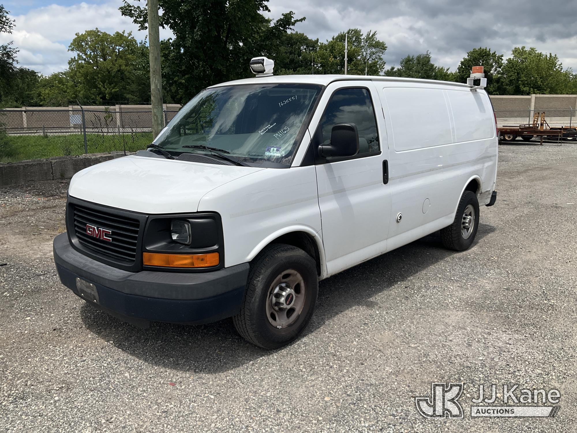 2016 GMC Savana G3500 Cargo Van