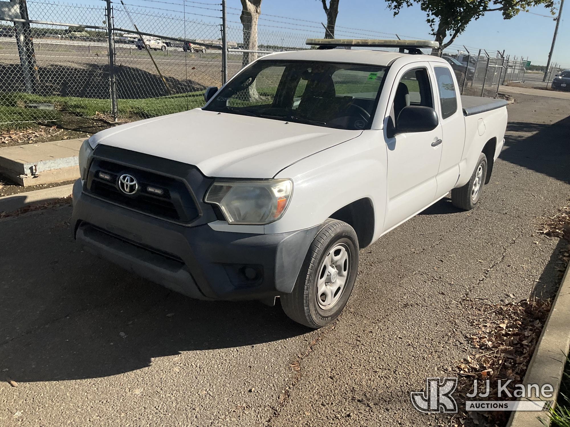 Photo of a 2015 Toyota Tacoma