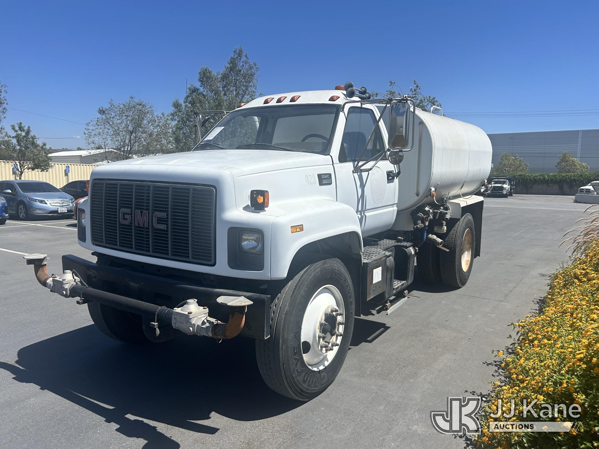 2002 GMC C8500