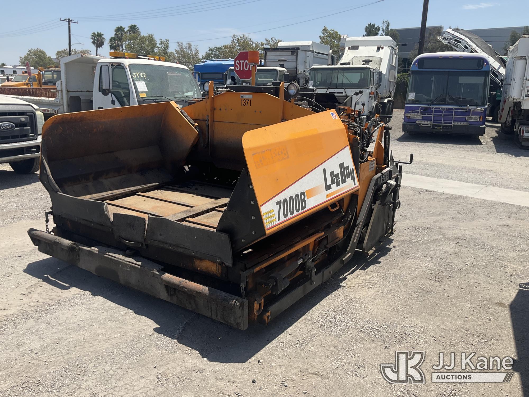 Photo of a 2013 Leeboy 7000B
