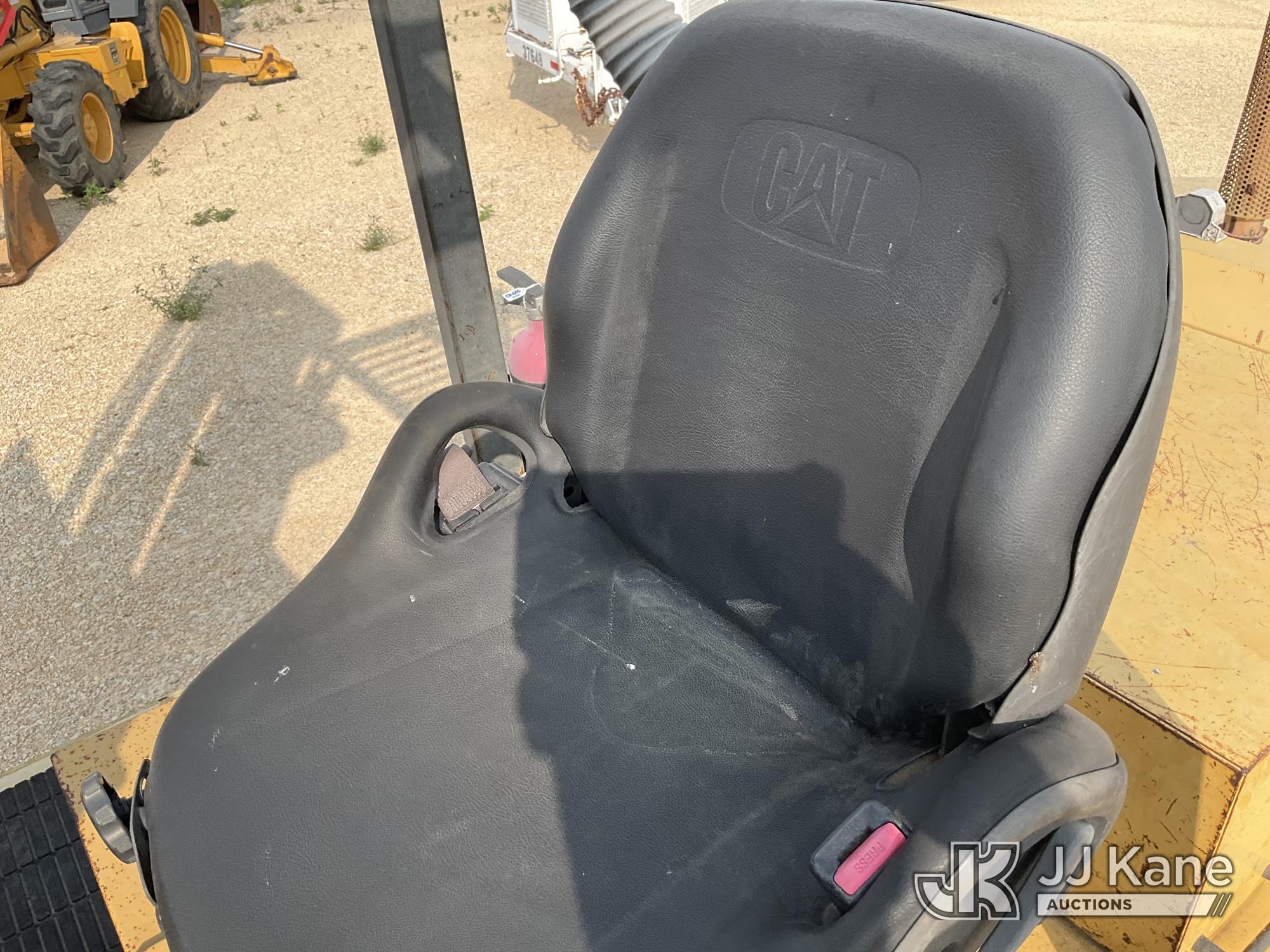 1997 Caterpillar DP100