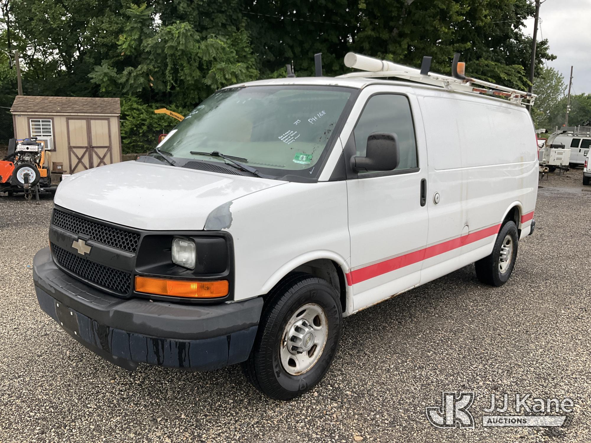 2011 Chevrolet Express G2500 Cargo Van