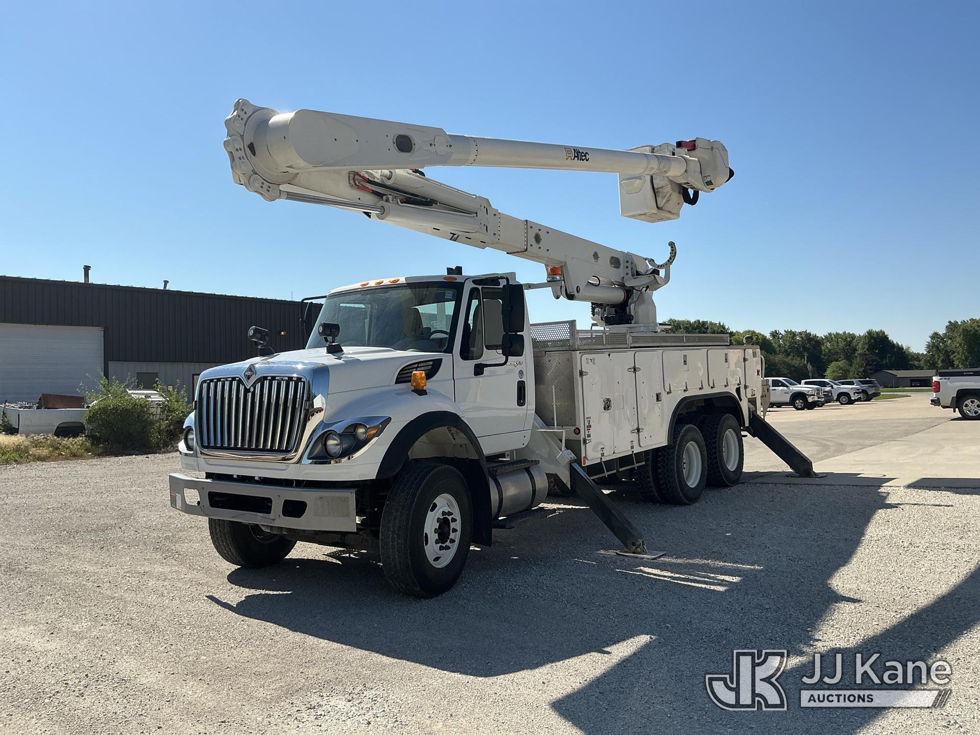 Photo of a 2014 International 7400