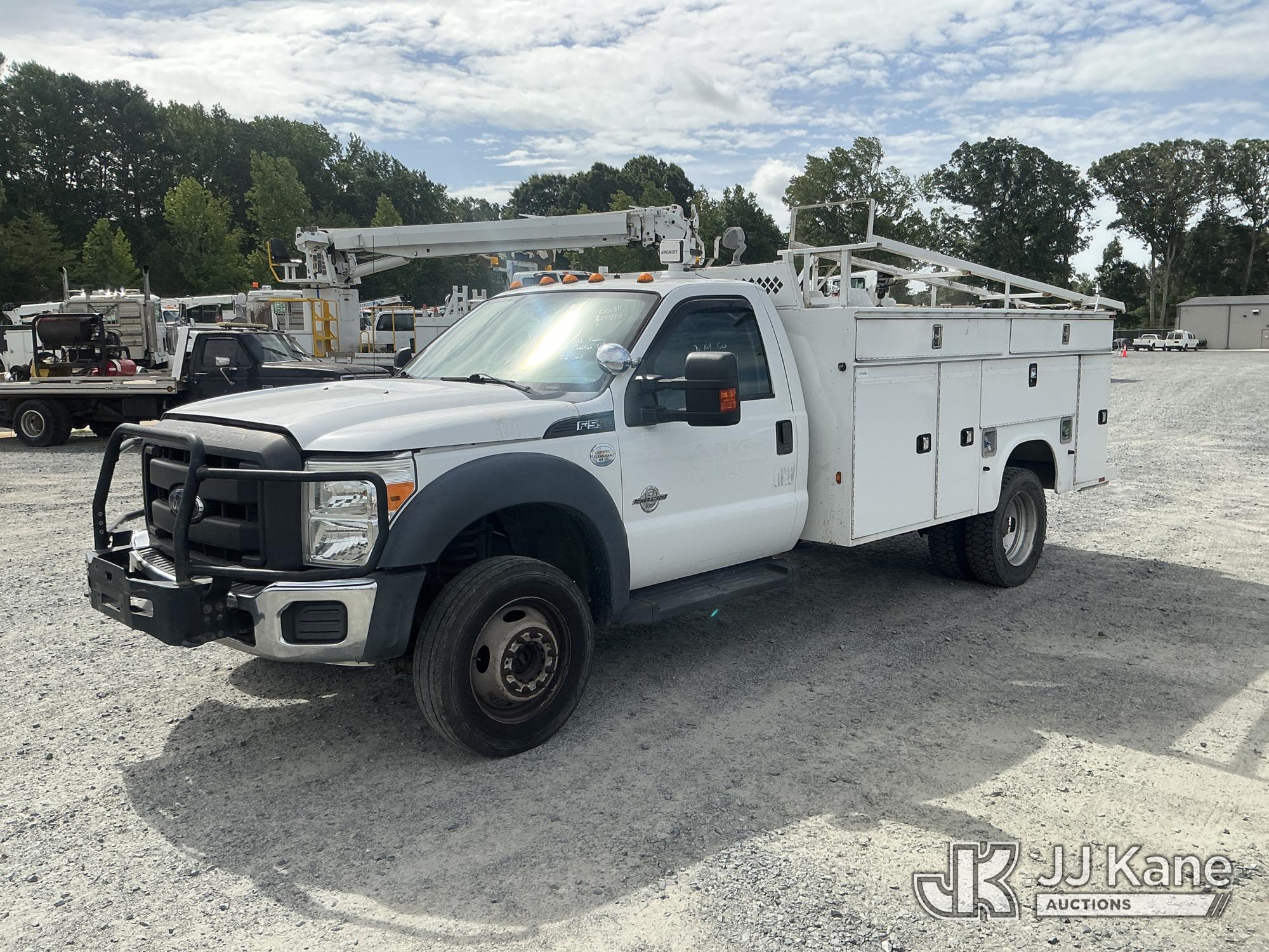 2015 Ford F550 4X4 Regular Cab DRW Service Truck