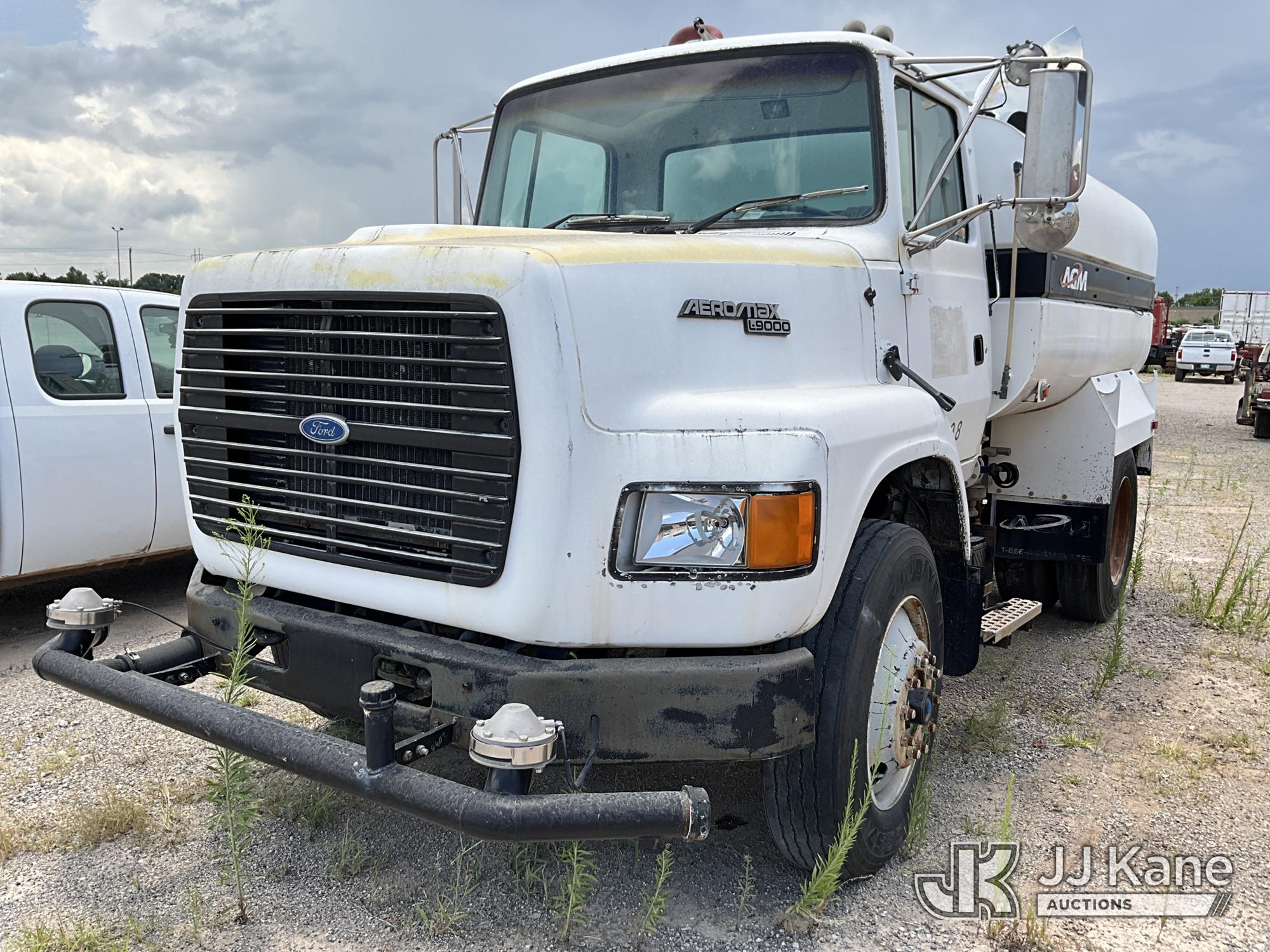 Photo of a 1995 Ford LA9000