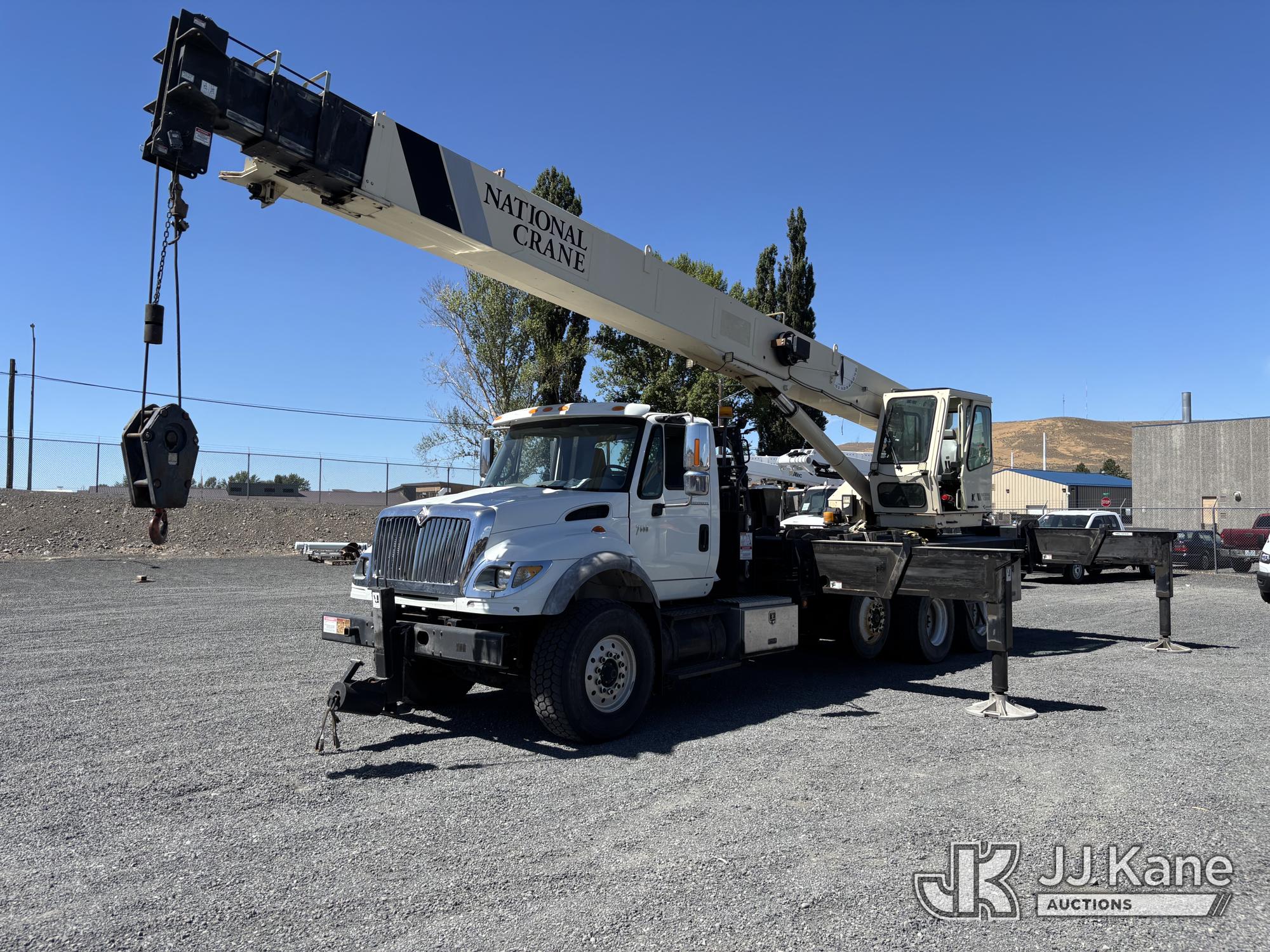 National 1400, Hydraulic Truck Crane rear mounted on 2007 International 7600 T/A Flatbed/Utility Truck