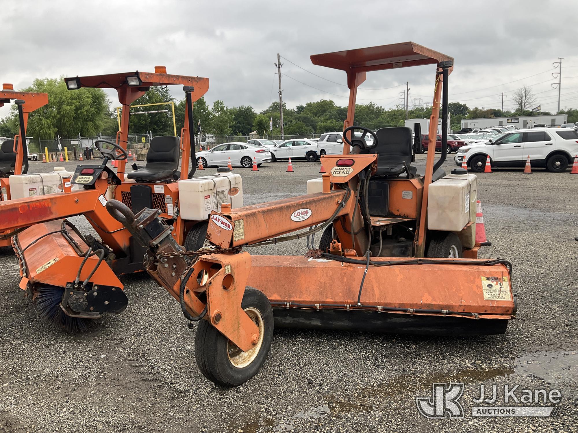 2012 Laymore Broom 8HC 3 Wheeled Sweeper