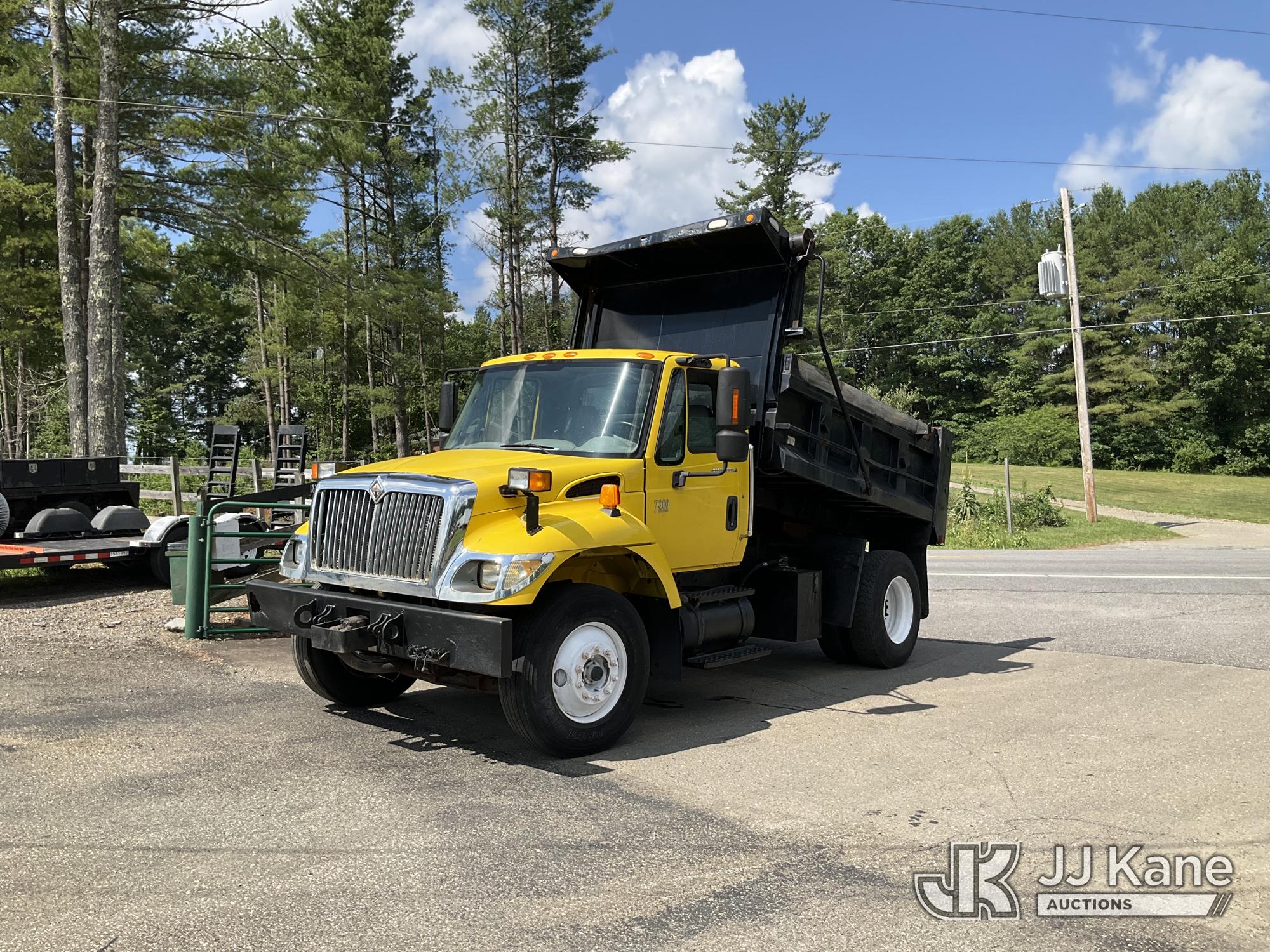 Photo of a 2007 International 7300
