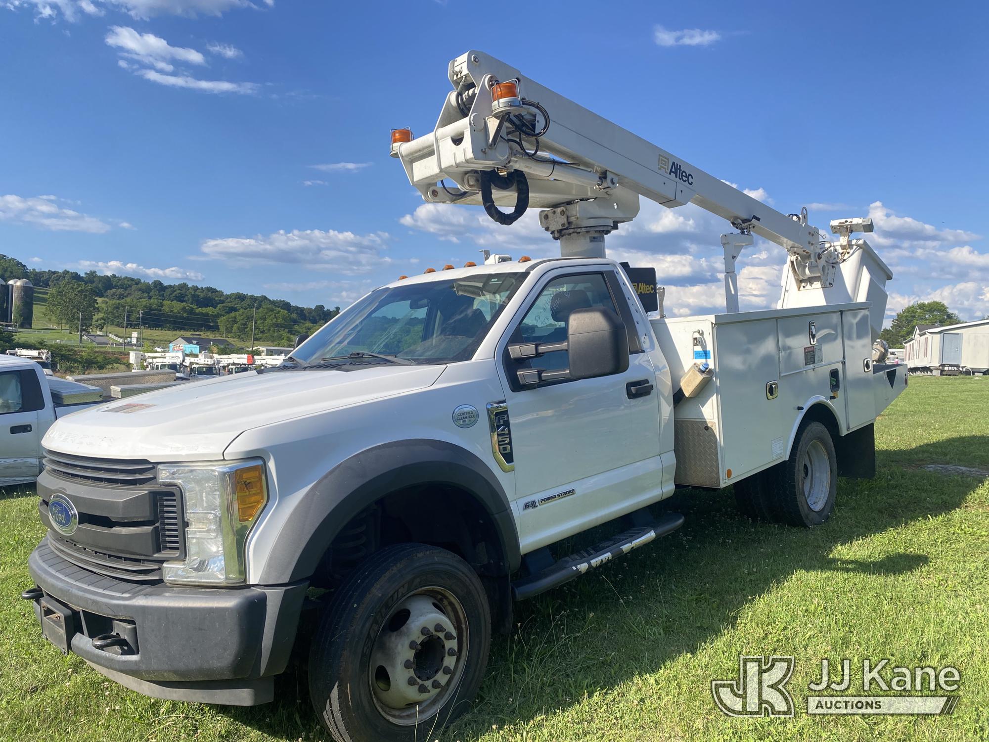 Photo of a 2017 Ford F-450 SD